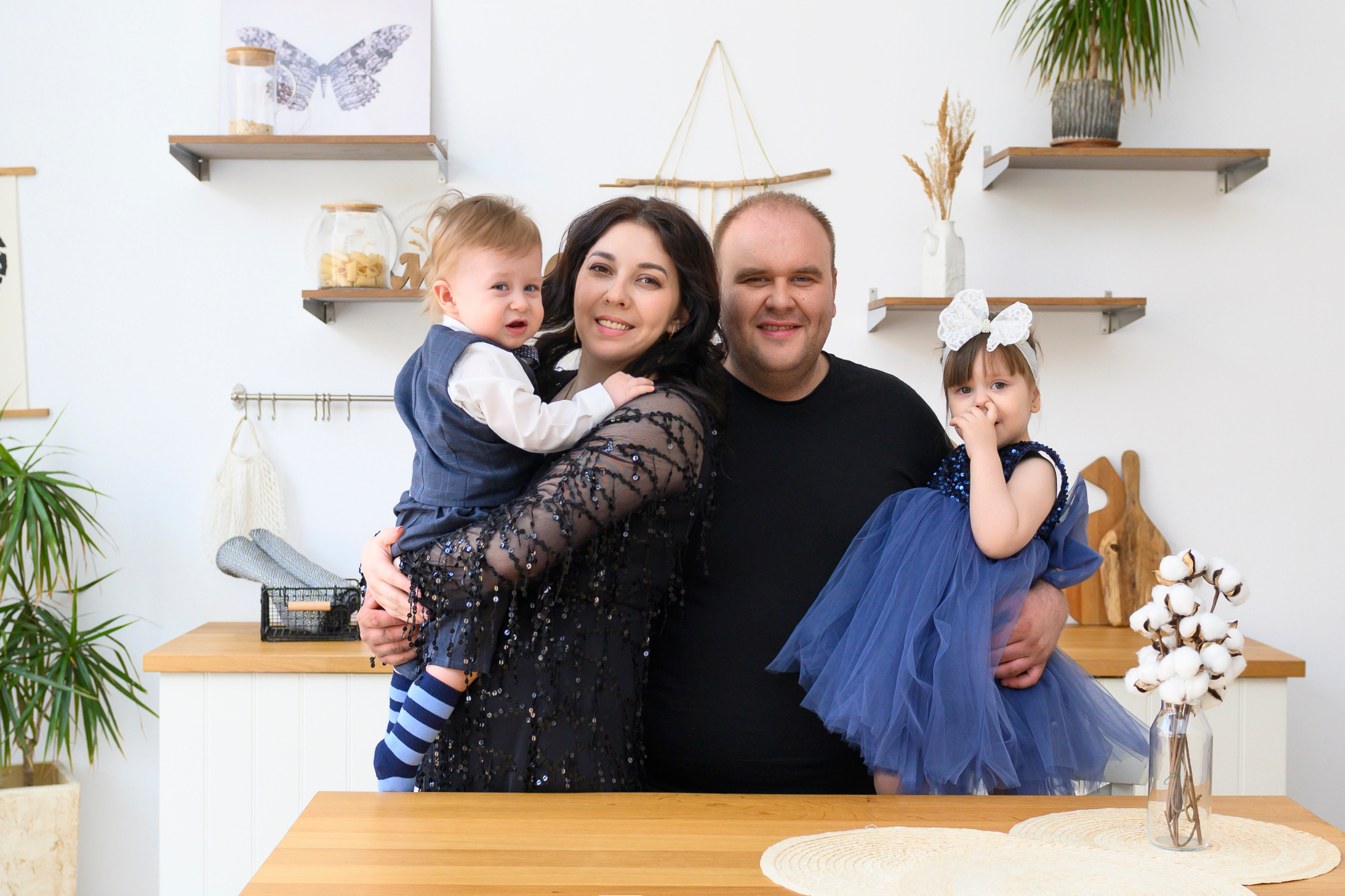 Ирина, Василий, Аня и Саша. Семейный и свадебный фотограф во Владивостоке