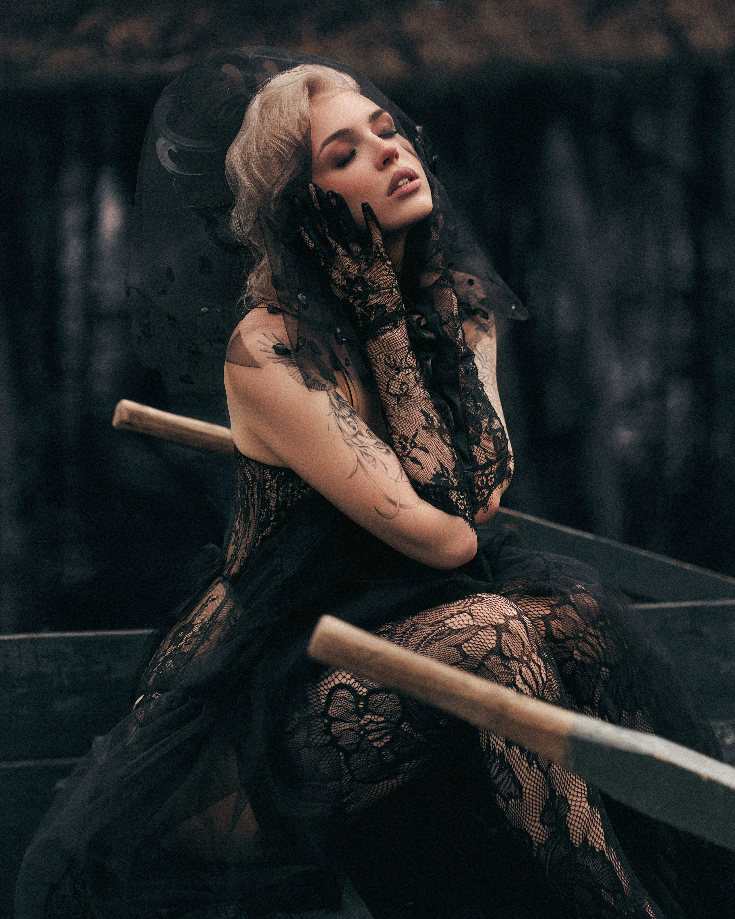 Лодка на Озере — природная локация для фотосессий в Зачарованном саду, Екатеринбург. Фотостудия «Зачарованный Сад» в 20 минутах от центра Екатеринбурга