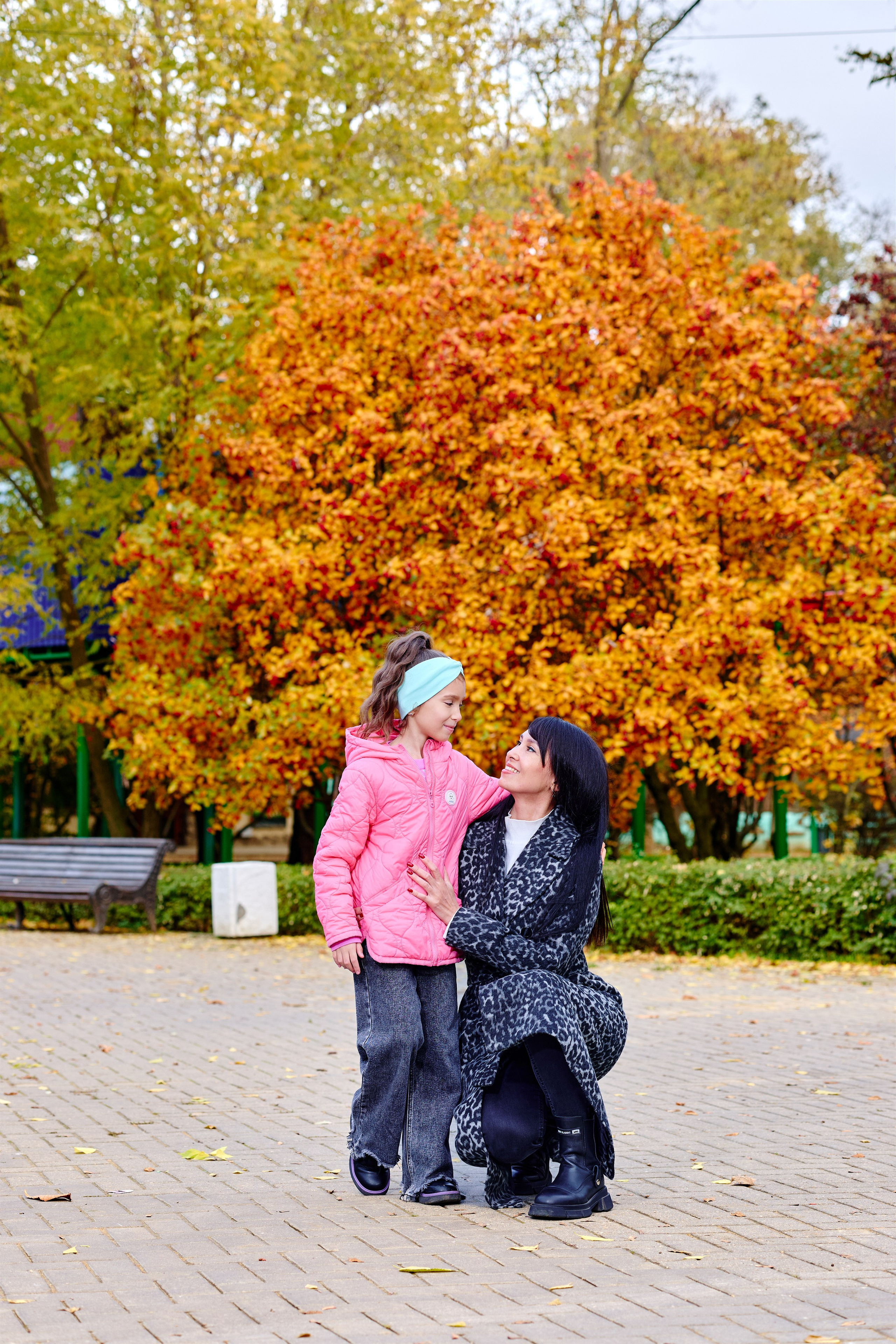 Прогулка в парке классом. Фотограф Выпускные альбомы Таганрог Сергей Коробченко