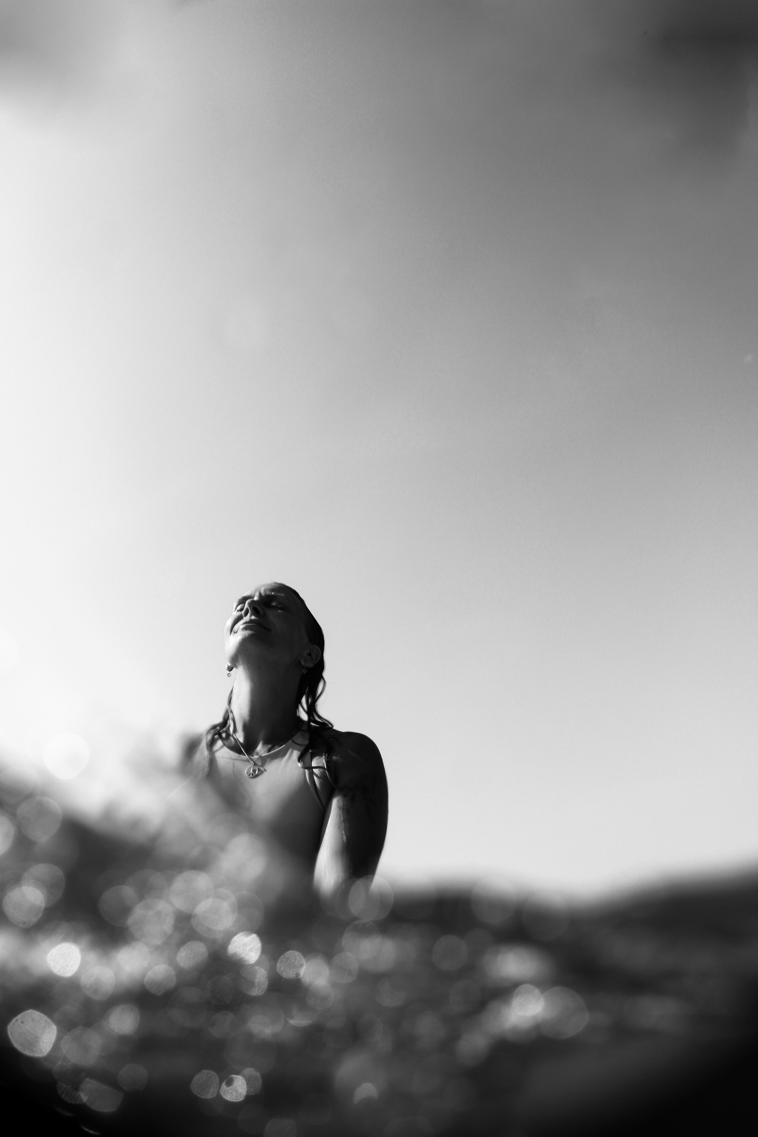 Съемка серфинга на рассвете | Девушка с доской Ross Concept на Coconut Beach. Фотограф на Шри-Ланке