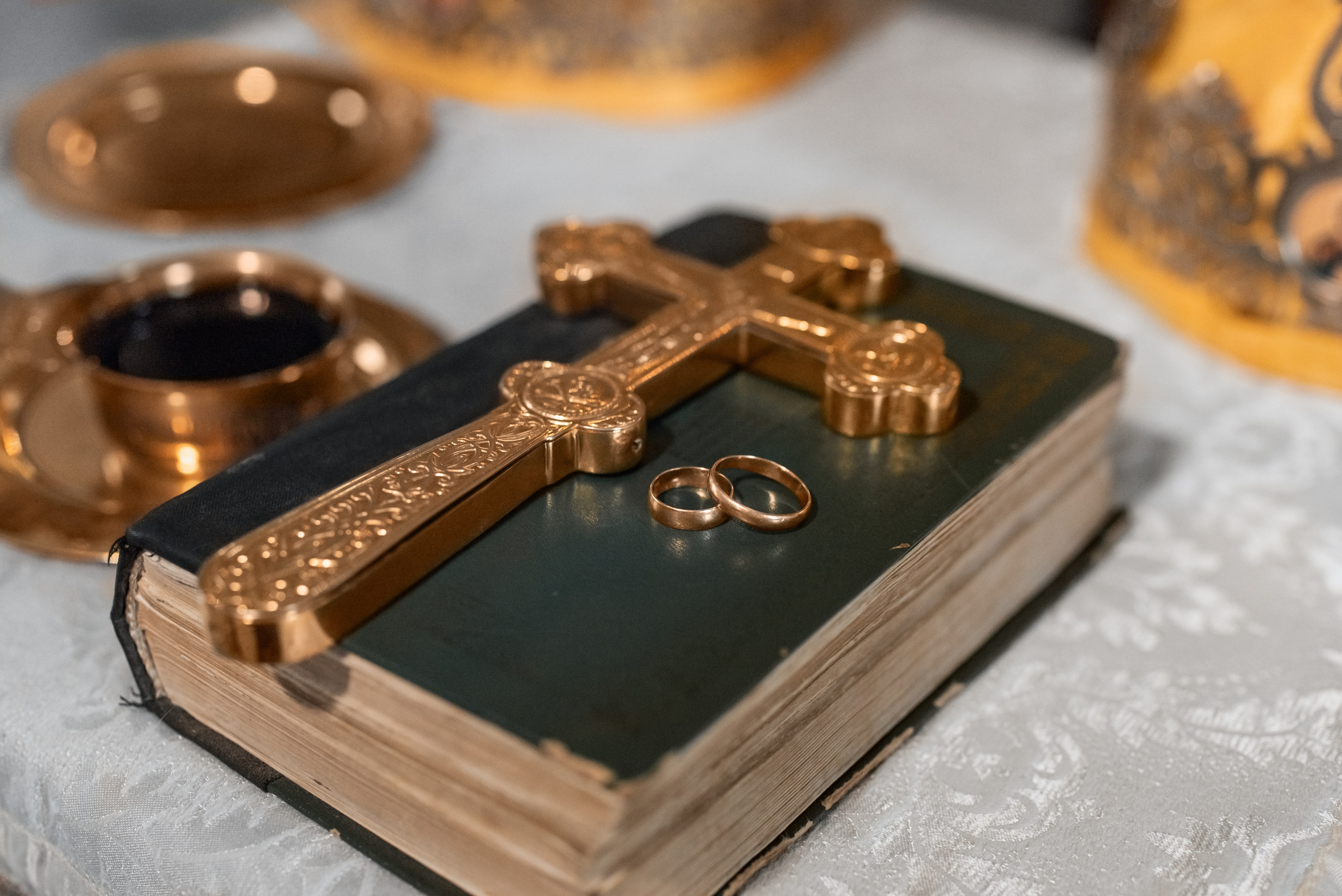 Венчание. Храм Введения во храм Пресвятой Богородицы. Церковный фотограф на Таинство Крещения и Венчания в Оренбурге и Оренбургской области Екатерина Белкина