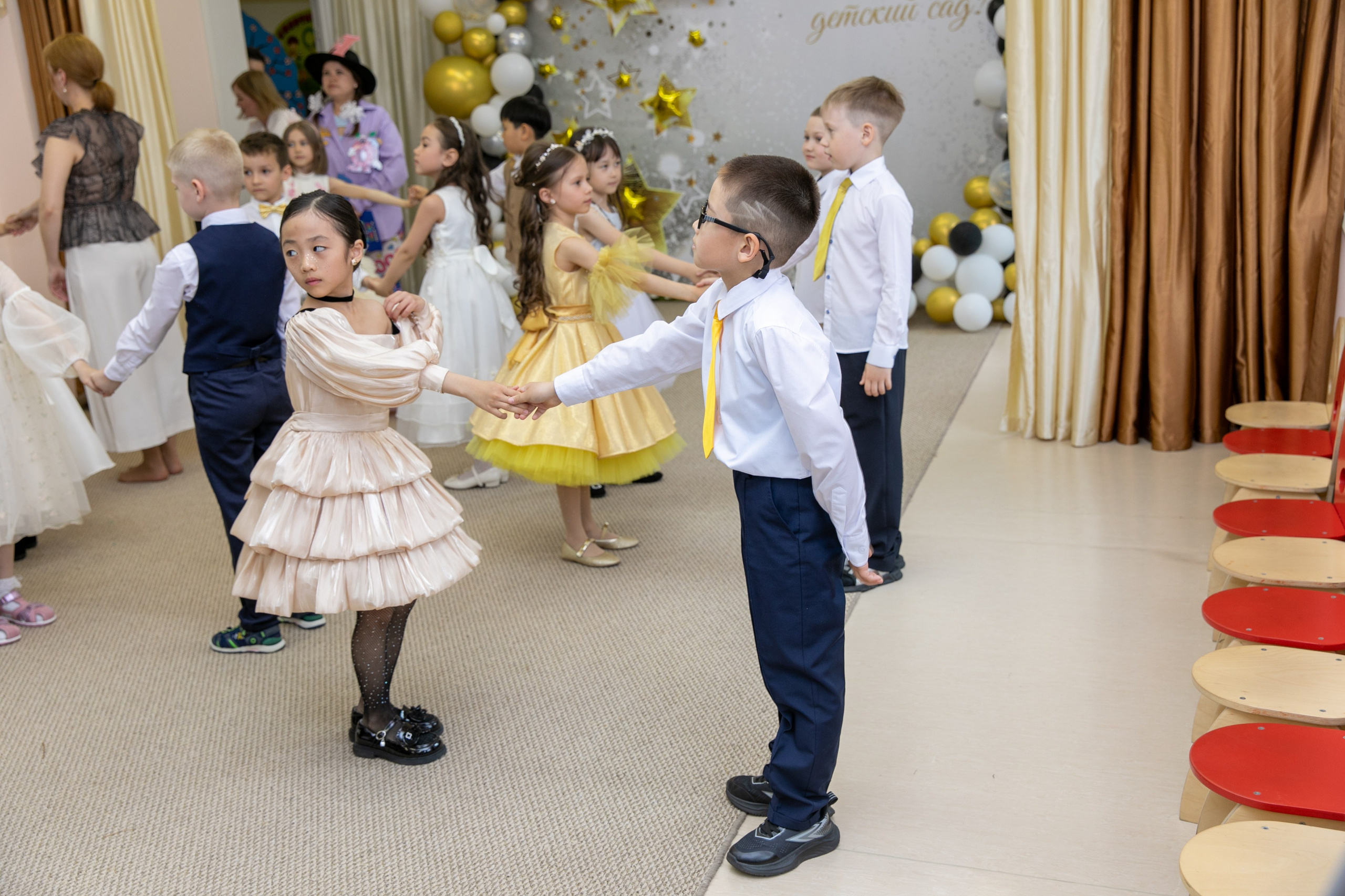 Выпускной Цветик-Семицветик 2025. Школьный и детский фотограф в Южно-Сахалинске Анастасия Лескова