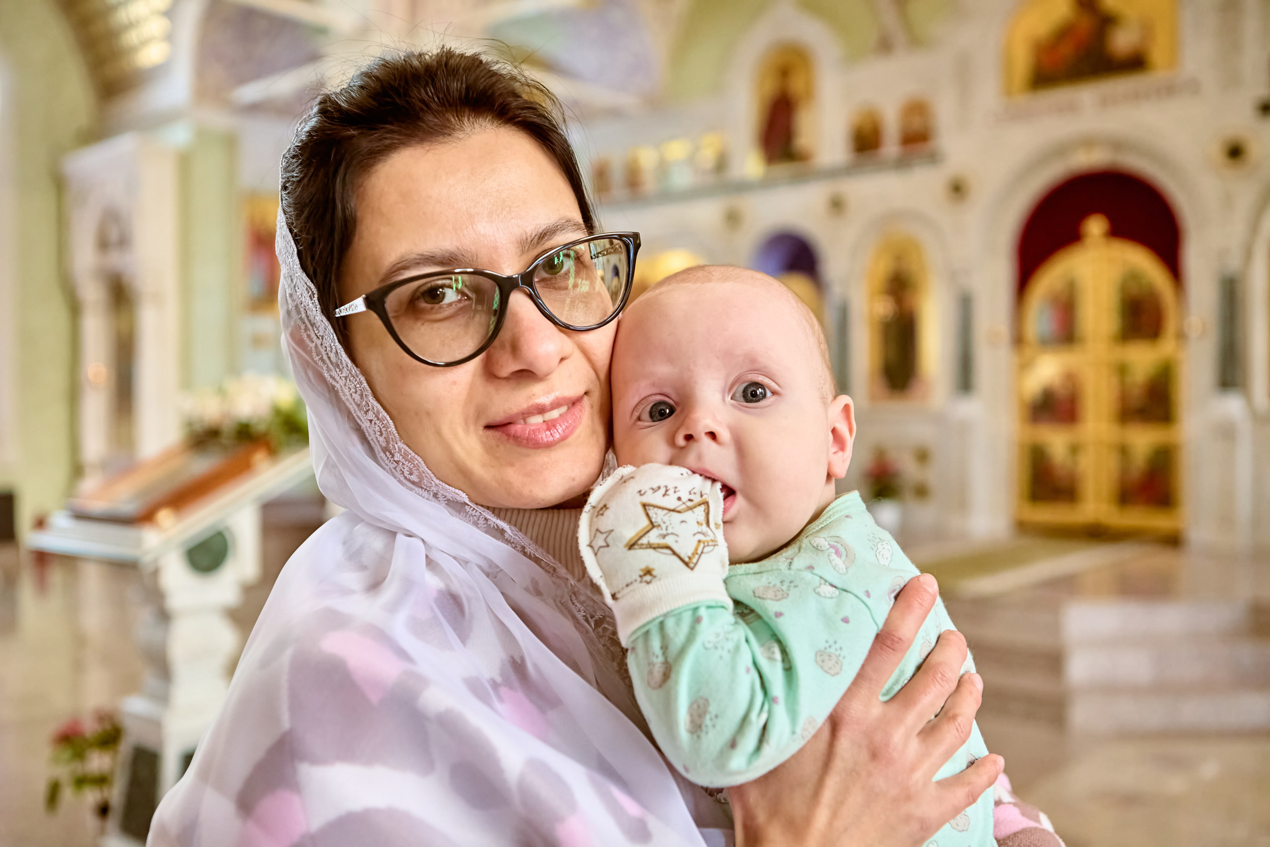 Таинство Крещения в Дзержинске — светлый момент духовного рождения, запечатлённый православным фотографом Николаем Головановым. Фотограф Дзержинск, Фотограф Крещения и Венчания.