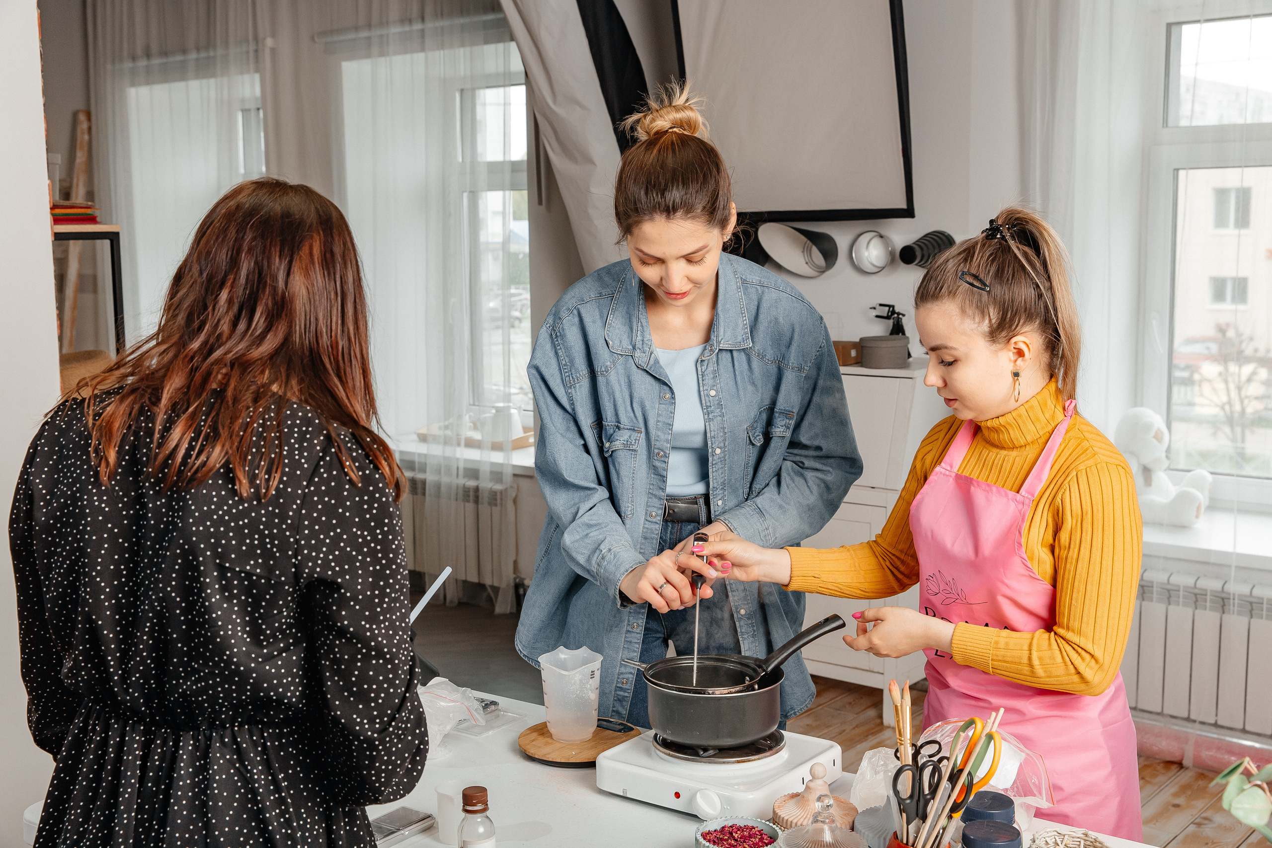 Создать свечи в кокосе в творческой мастерской AROMALAGE