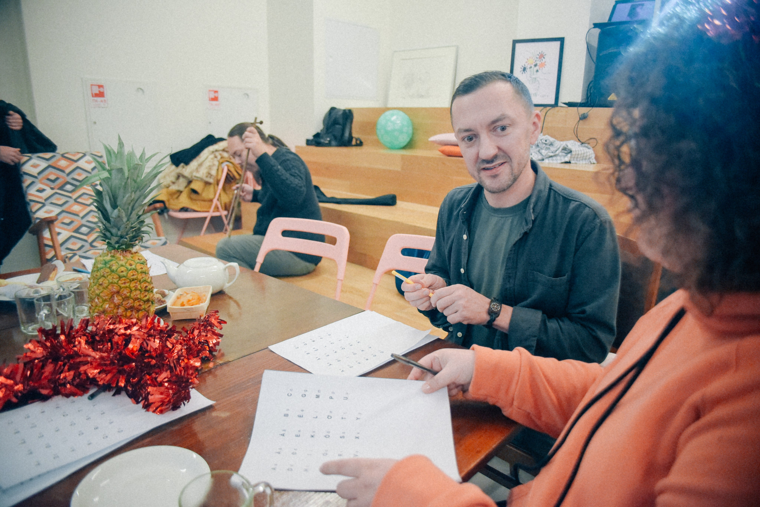 ЧТО ТЫ МЕЛЕШь Вечер вьетнамского караоке. Фотограф Лола Волна, город Москва