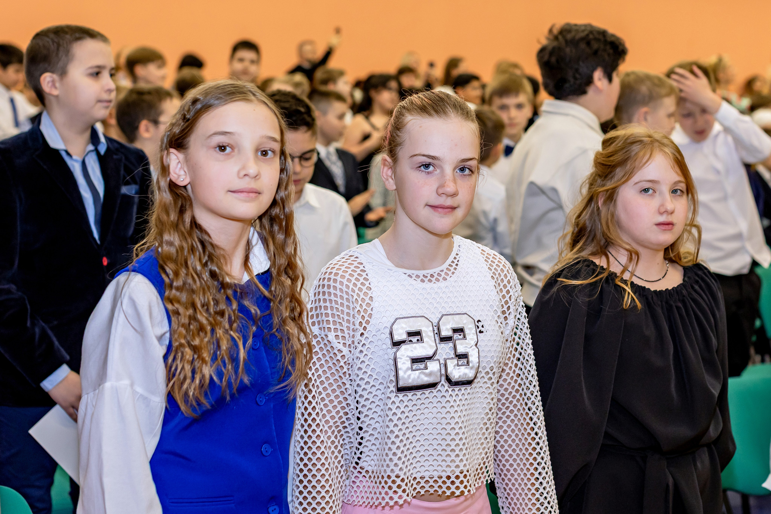 Выпускной праздник в начальной школе. Фотограф и видеограф Москва. Свадебный фотограф, видеограф. Выпускные альбомы. Оживающие альбомы