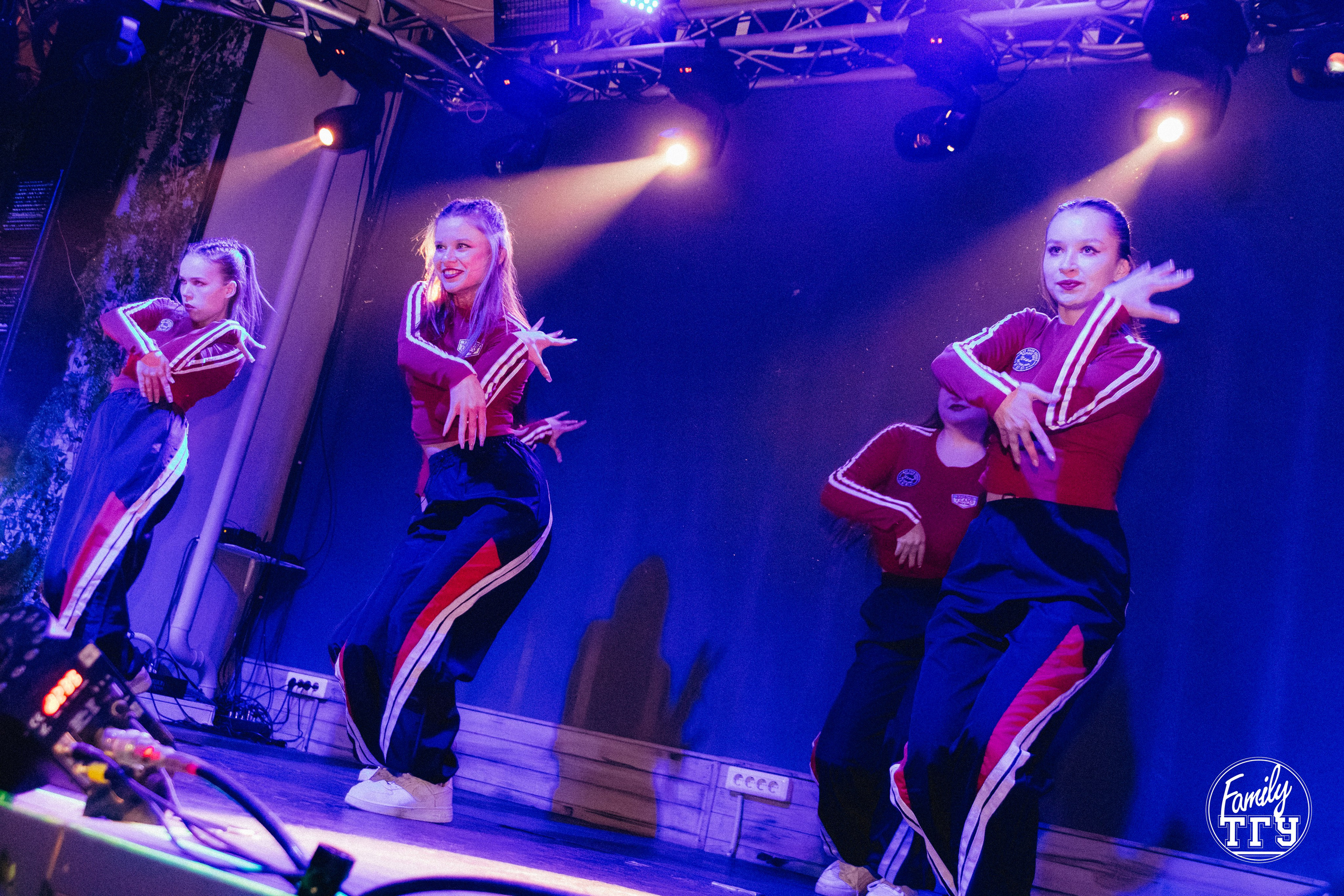 Посвят в Maison