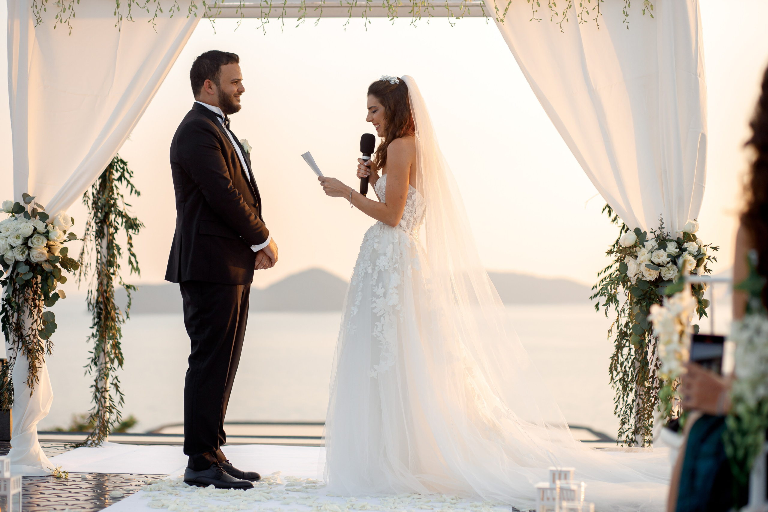 Свадьба с гостями на Пхукете. Фотограф на Пхукете в Таиланде