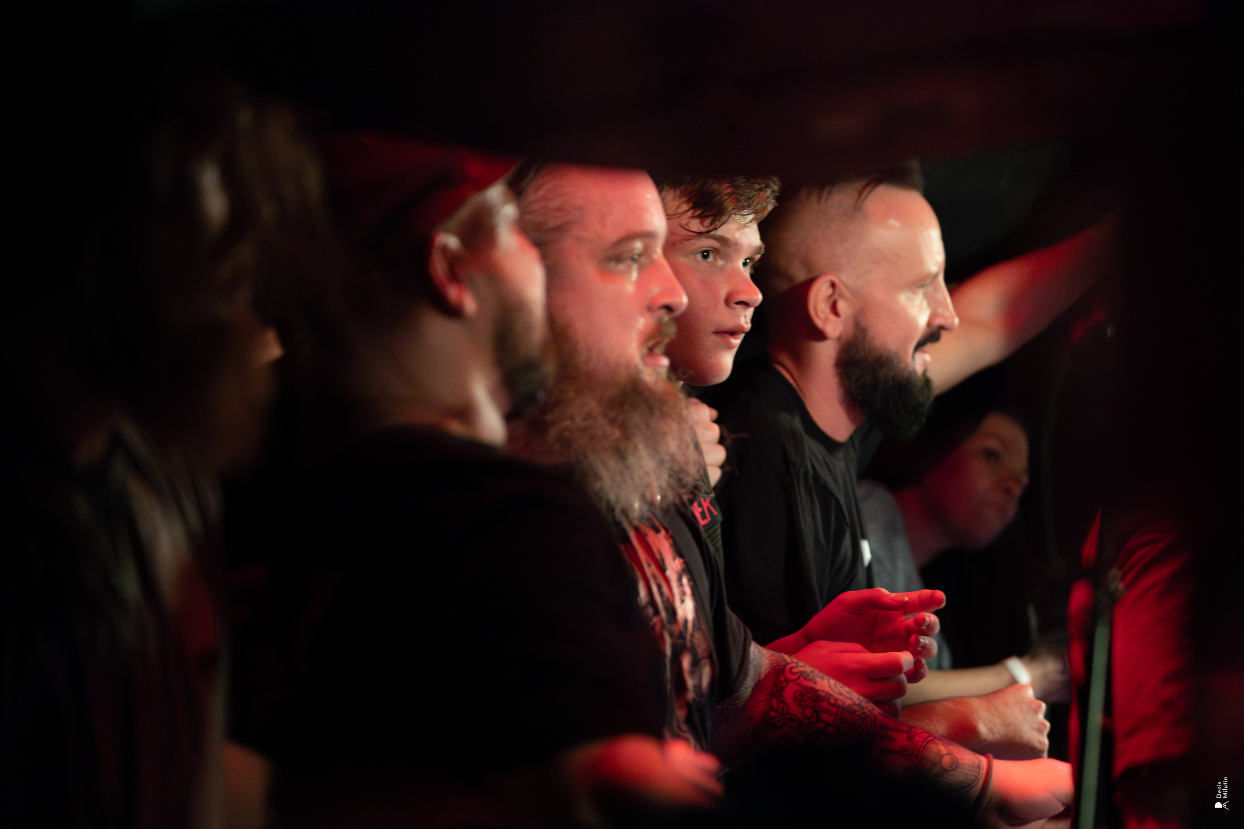 Рядом Ассенизаторы. Портретный фотограф Денис Милютин