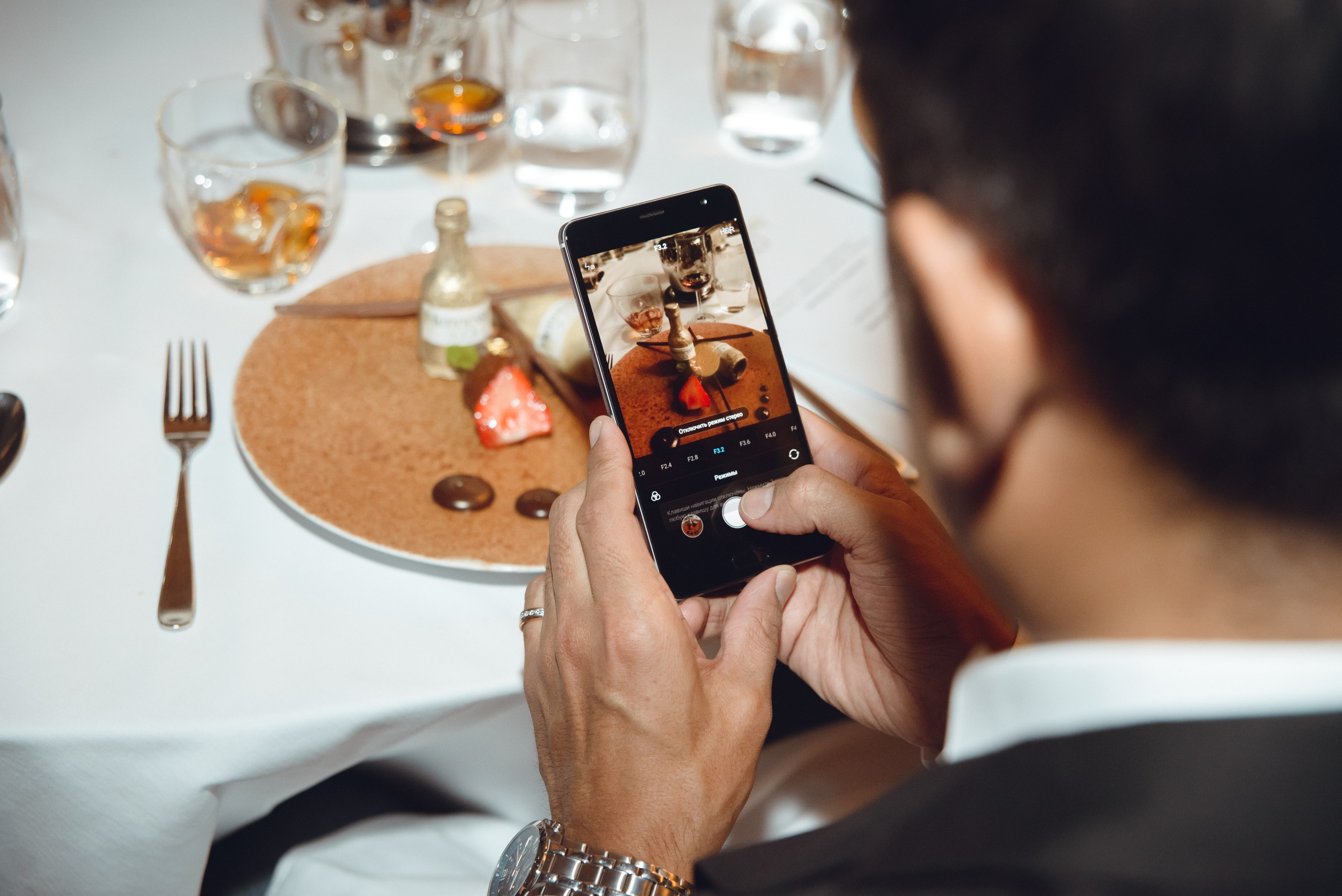 дегустация новых блюд в отеле хаятт в Екатеринбурге репортажная фотография