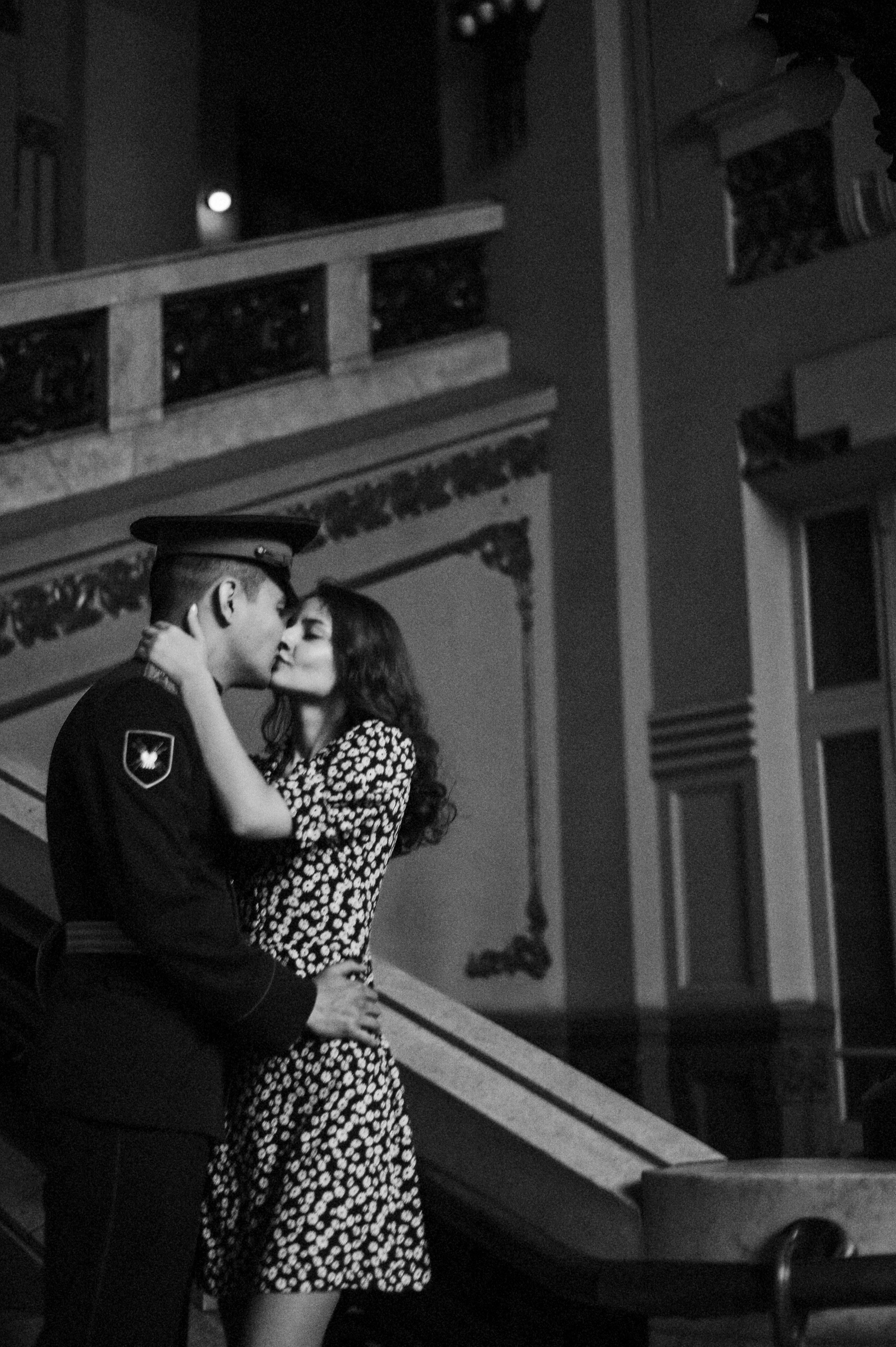 Love story на вокзале. Анастасия и Азамат. Семейный и свадебный фотограф в Санкт-Петербурге Яна