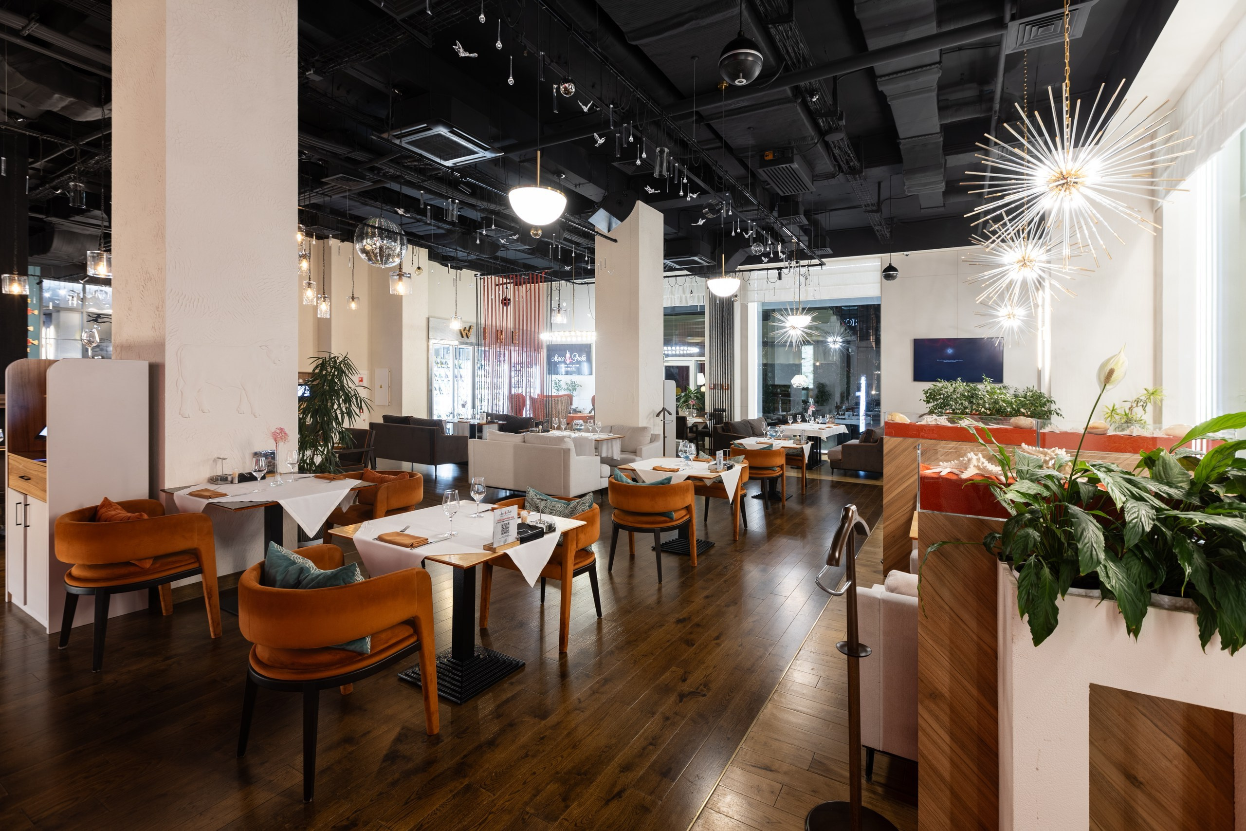 Интерьерная фотосъемка для ресторана Мясо & Рыба. Worldwide Wedding Photography Demskoy Studio