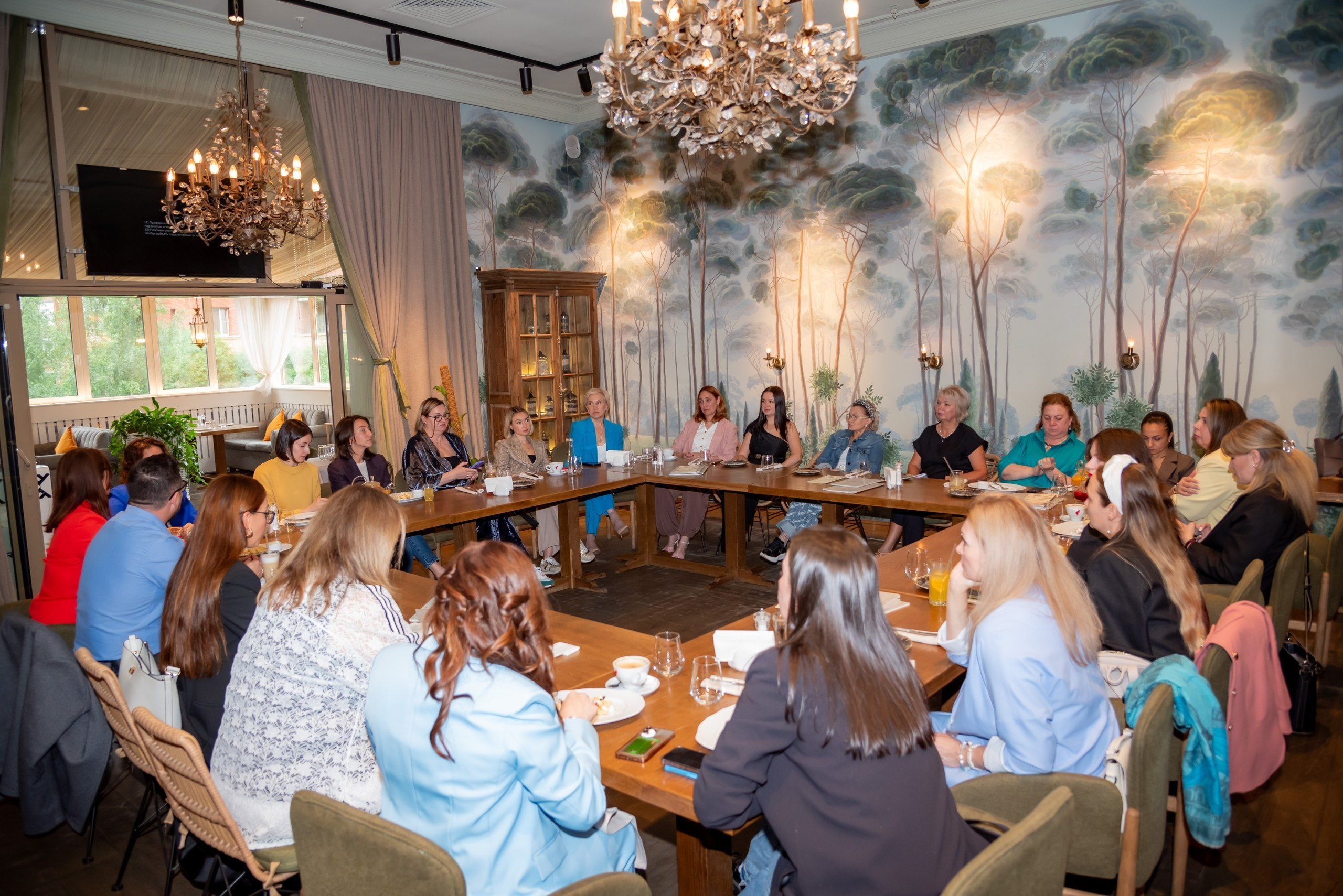 Бизнес завтрак предпринимателей и экспертов. Елена Сергеева- фотограф для жизни и бренда. Фотосессии и репортаж мероприятий