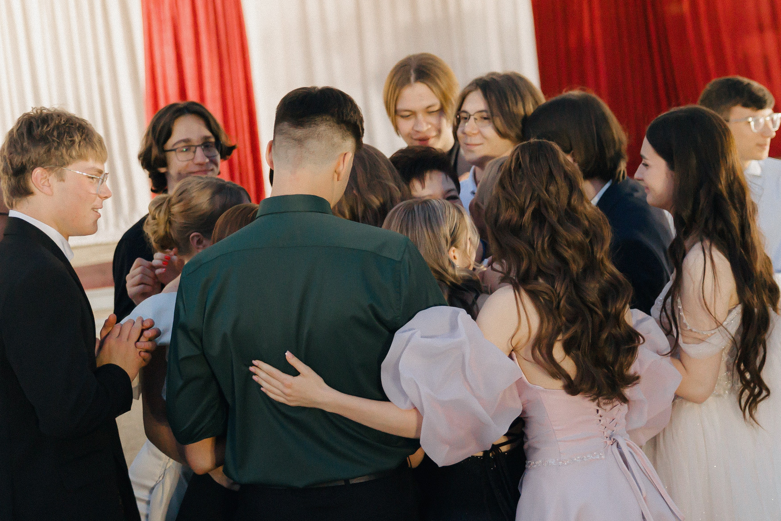 Вручение аттестатов. Свадебный фотограф Роман Еремеев