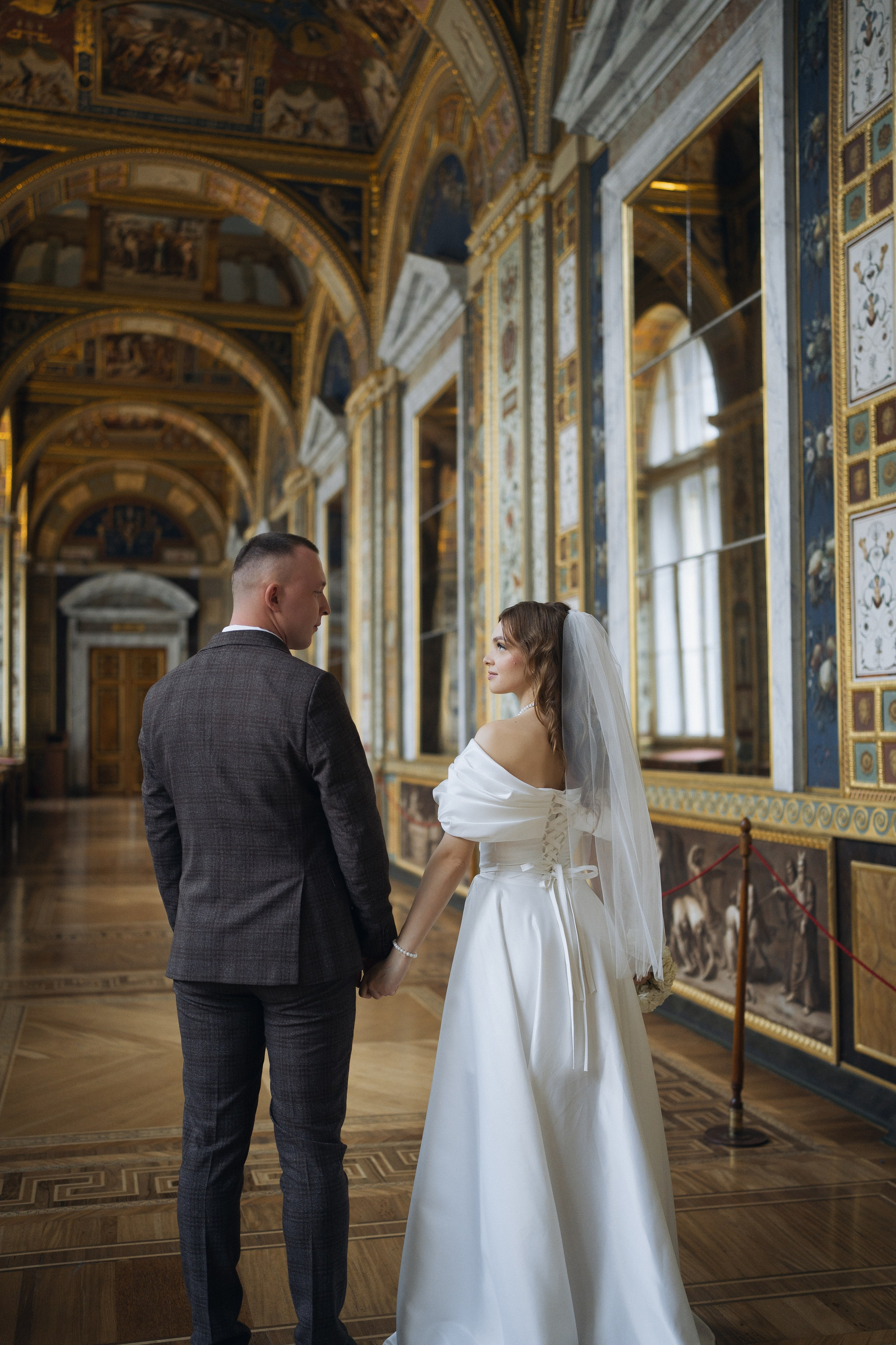 Дмитрий и Кира (Эрмитаж). Свадебный фотограф в Санкт-Петербурге