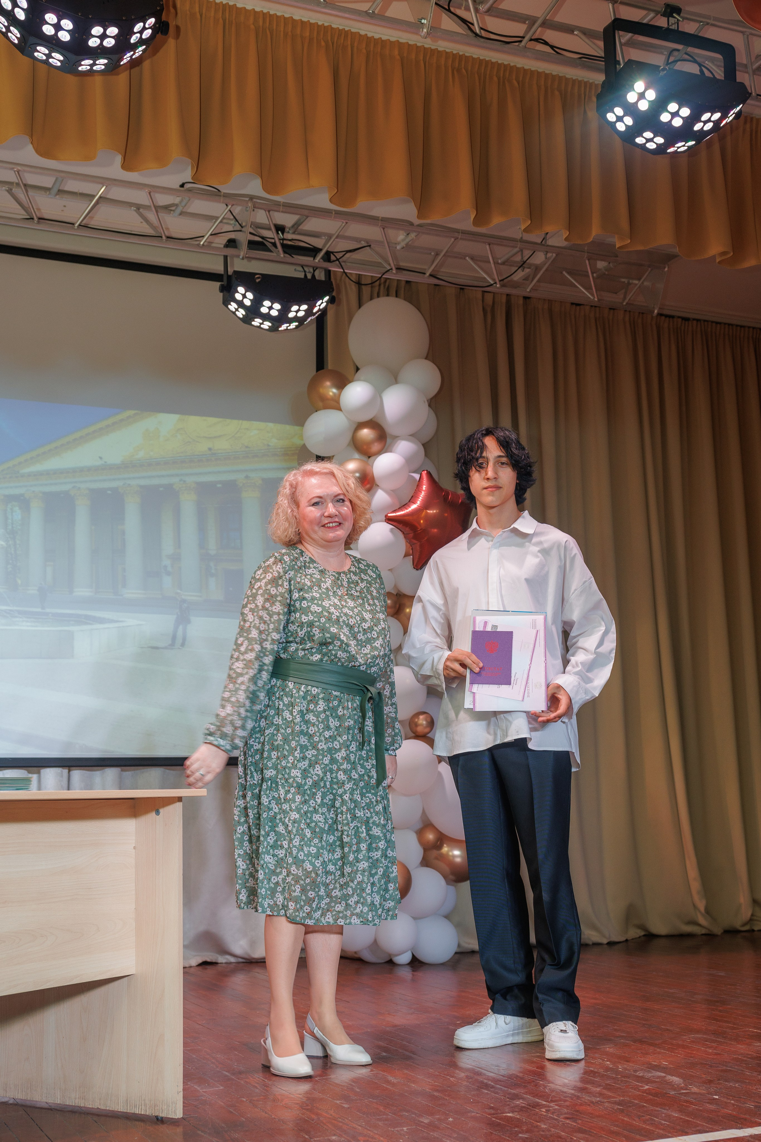 Вручение аттестатов. Свадебный и семейный фотограф в Новосибирске Ирина Дорошкова