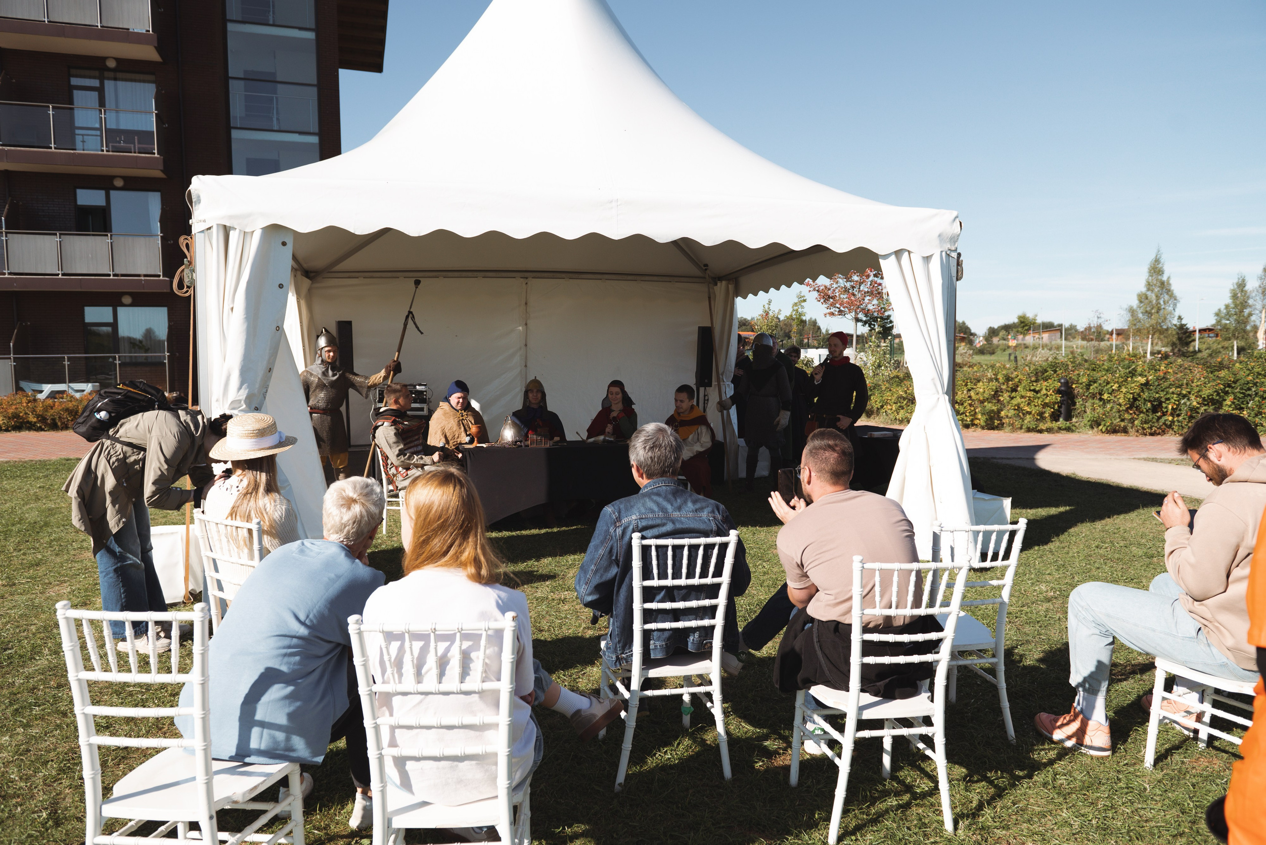 Фестиваль «Широта» и показ в «Азимут» Переславль-Залесский. Фотограф Москва Настя Профотовна. Репортажные, свадебные и контент фотосессии