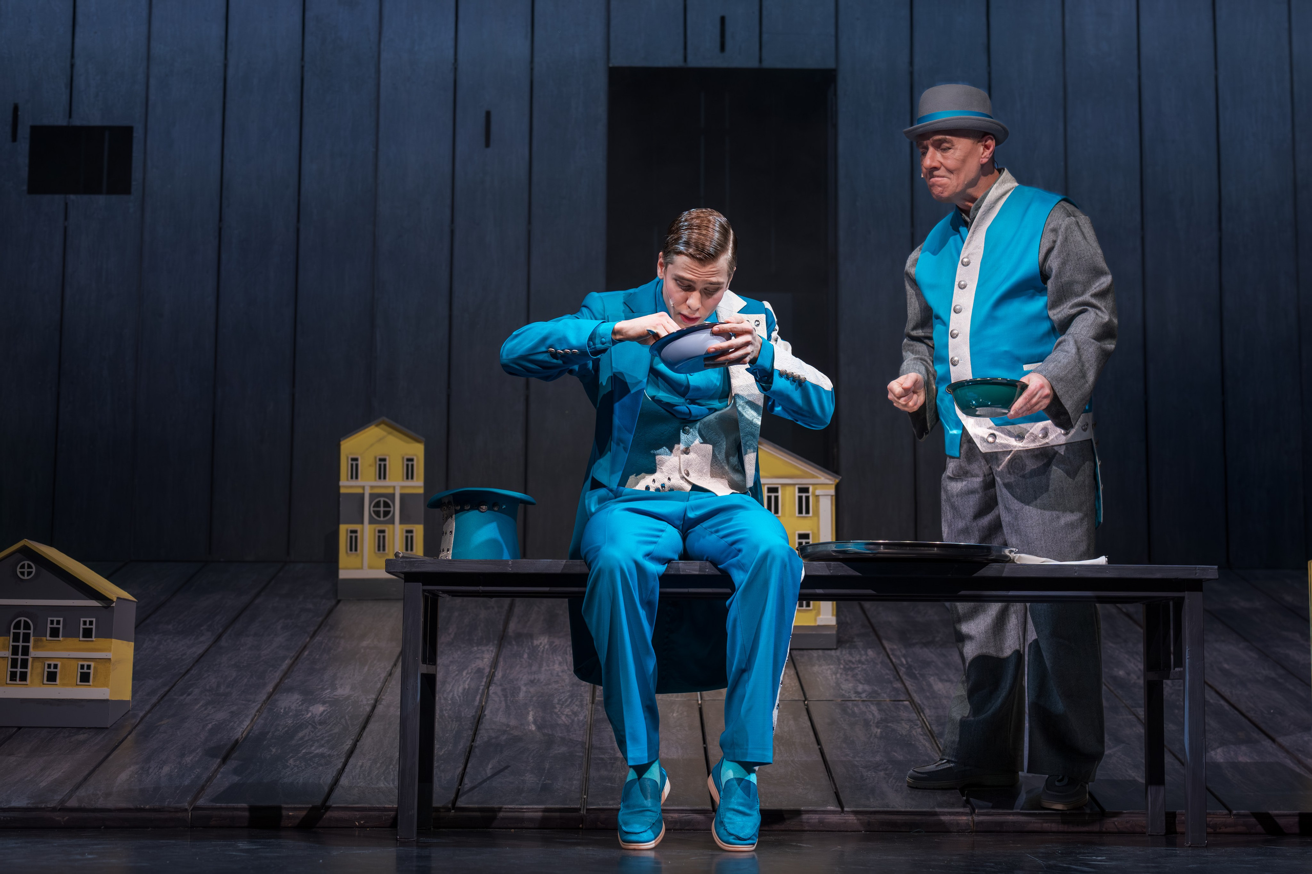 Театр Терезы Дуровой: Ревизор. Сайт фотографа Сергея Абрамова