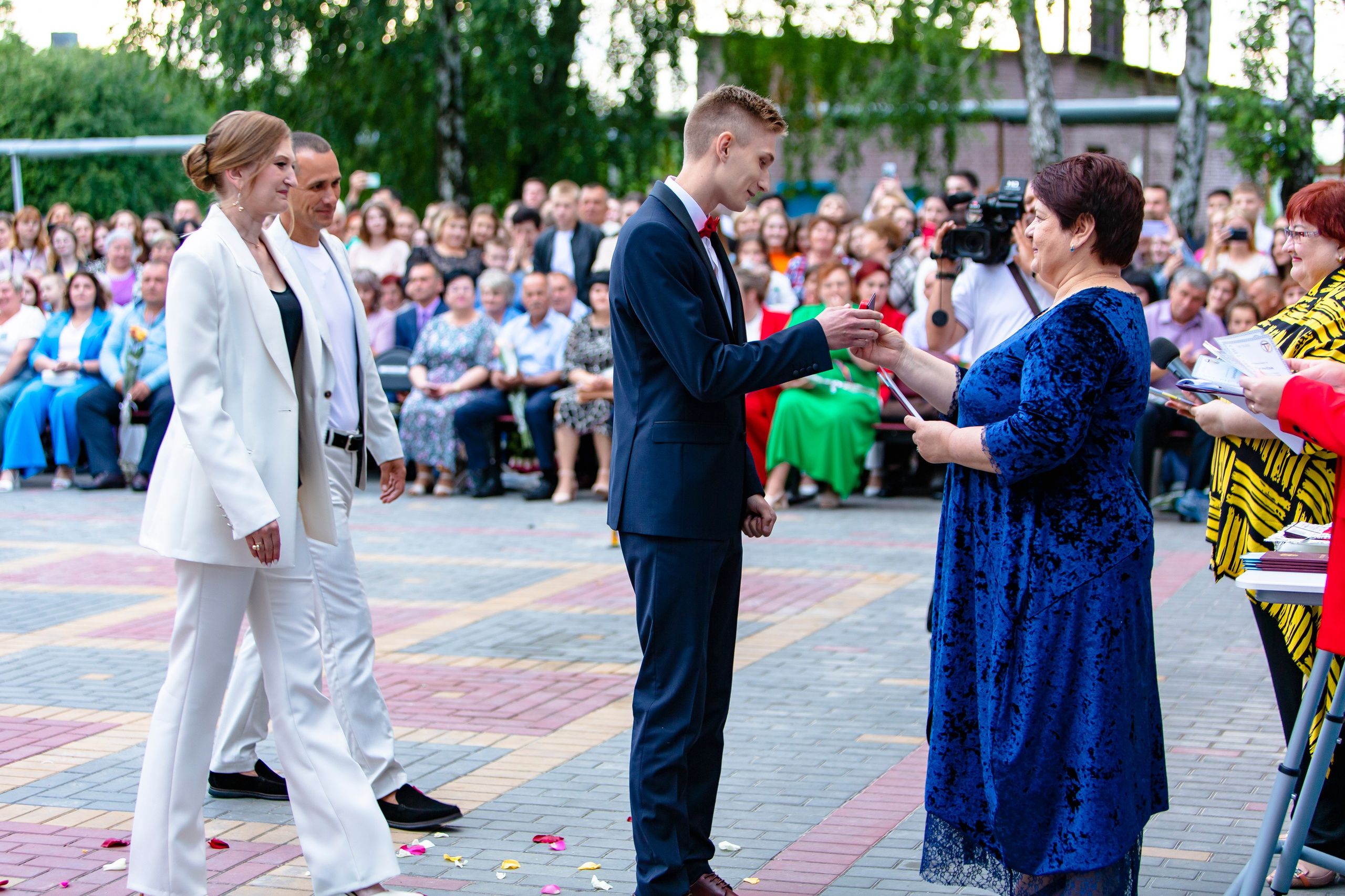 Выпускной вечер. Профессиональная съёмка и монтаж фото&видео в Курске и области
