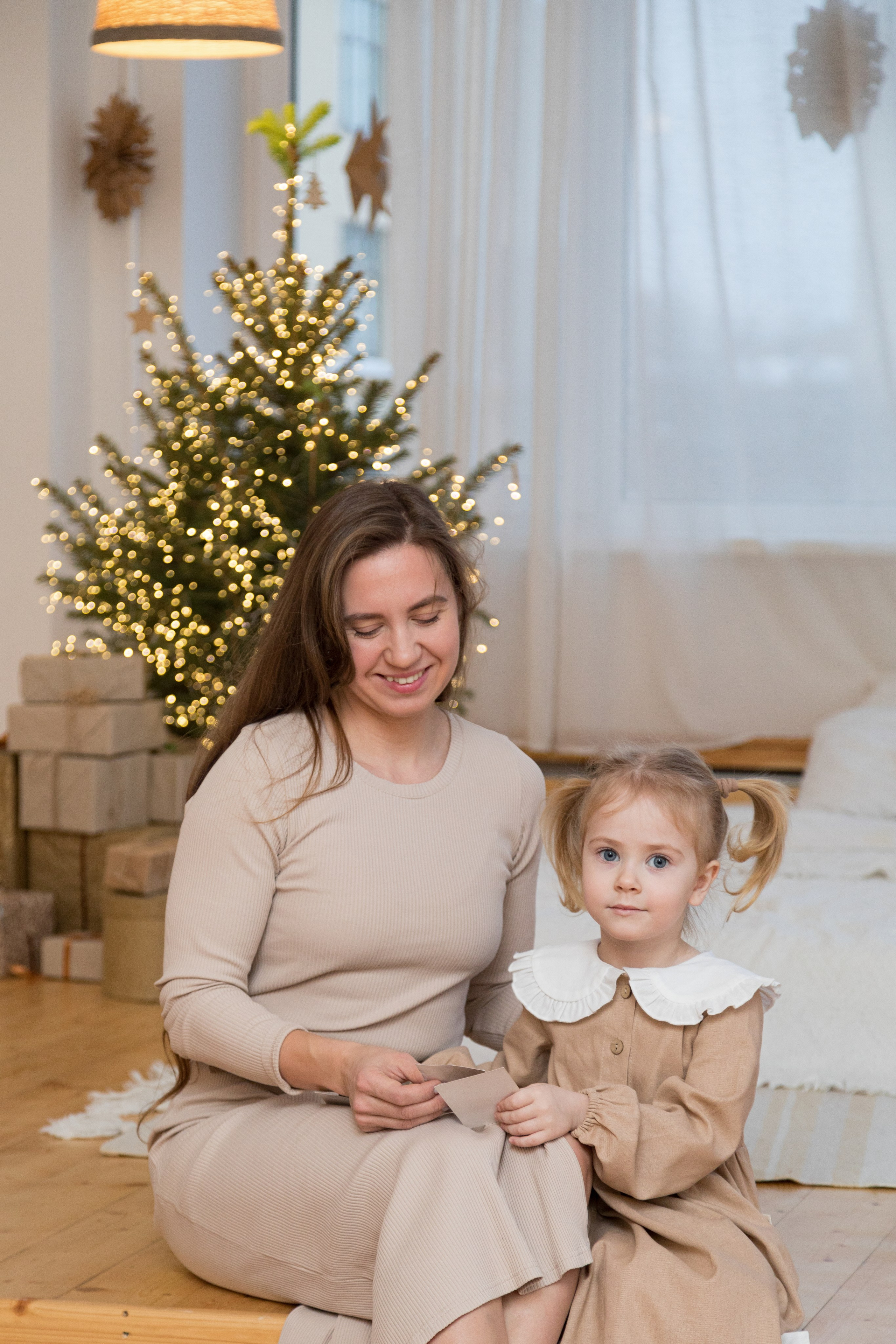 Семейная новогодняя студийная фотосессия. Детский и контент фотограф Надя Волкова Санкт-Петербург