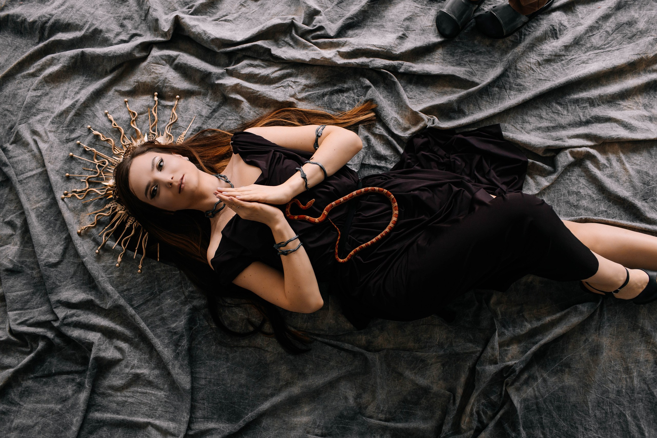 Фотосессия со змеёй. Медуза Горгона. Тематическая фотосессия. Фотосессии Фотодни Псков СПб