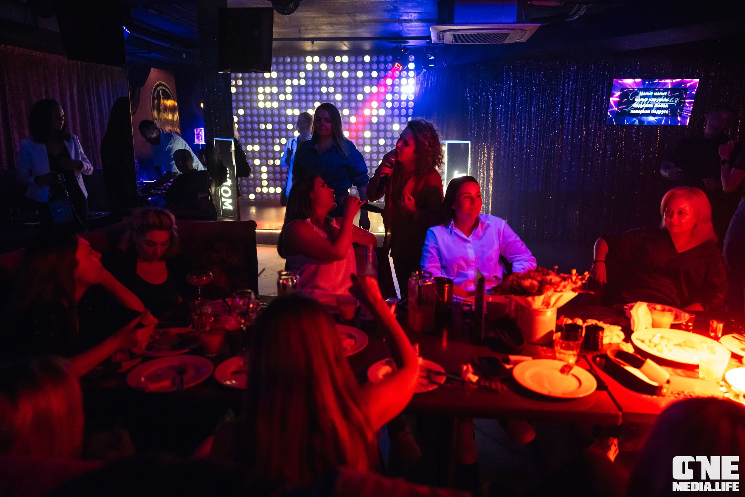 Фоторепортаж из караоке-клуба Эйфория. One Media Life: фоторепортажи, фотоотчеты с мероприятий и заведений