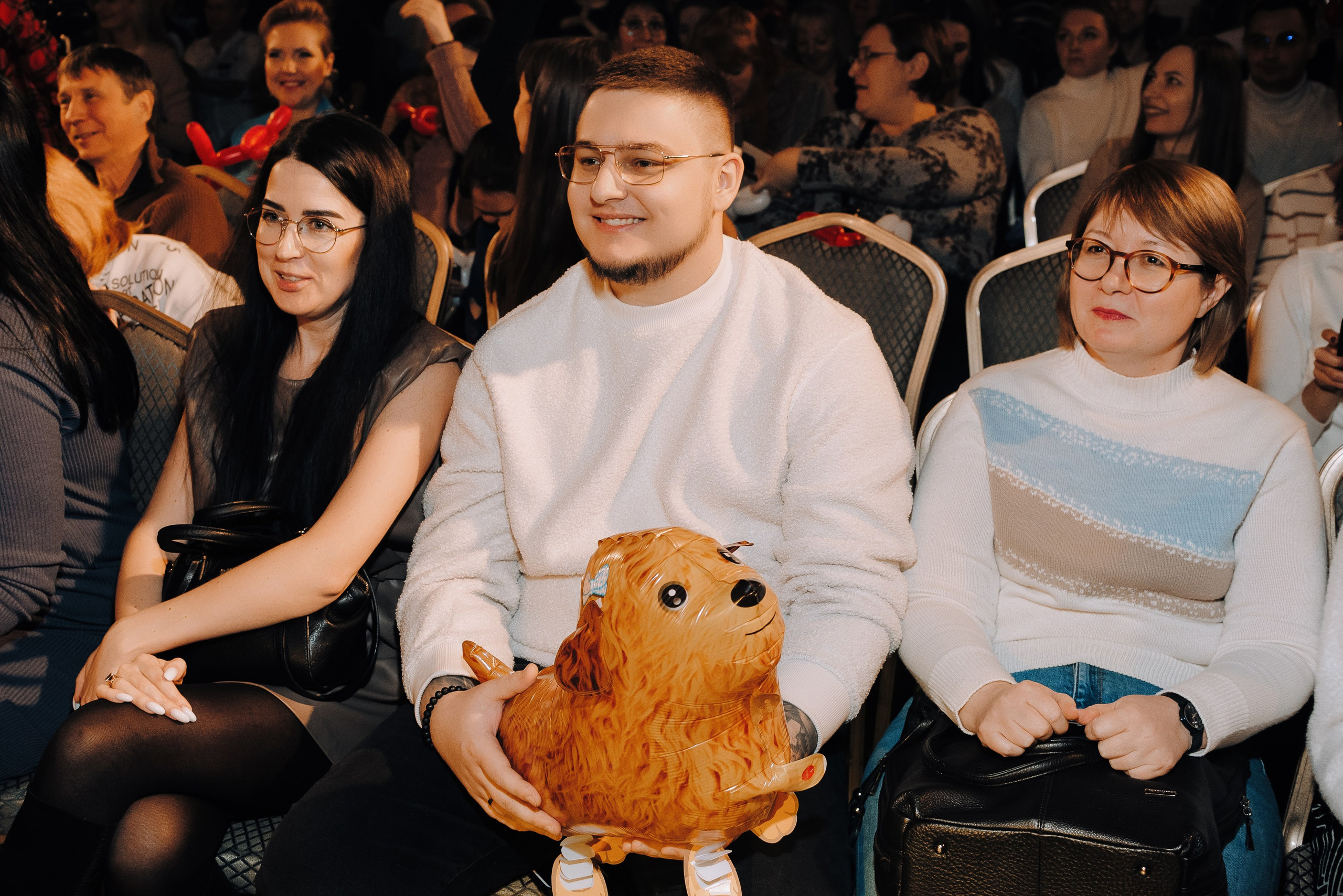 СПЕКТАКЛЬ «ВОЛШЕБНЫЕ ОЧКИ» ОПТИК-ЦЕНТР. Репортажный фотограф Зуев Роман г. Челябинск