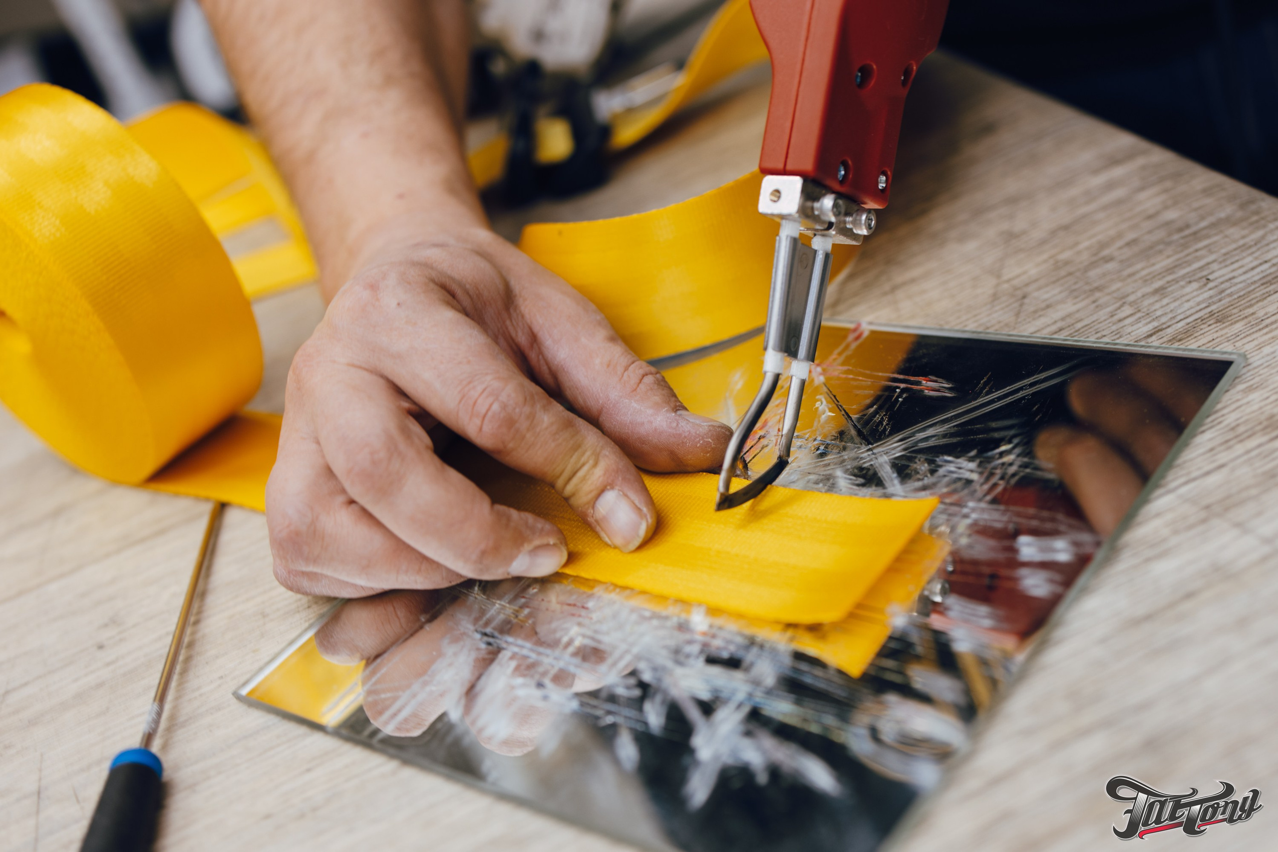 RAM TRX замена ремней безопасности и оклейка в полиуретан. DeLorein