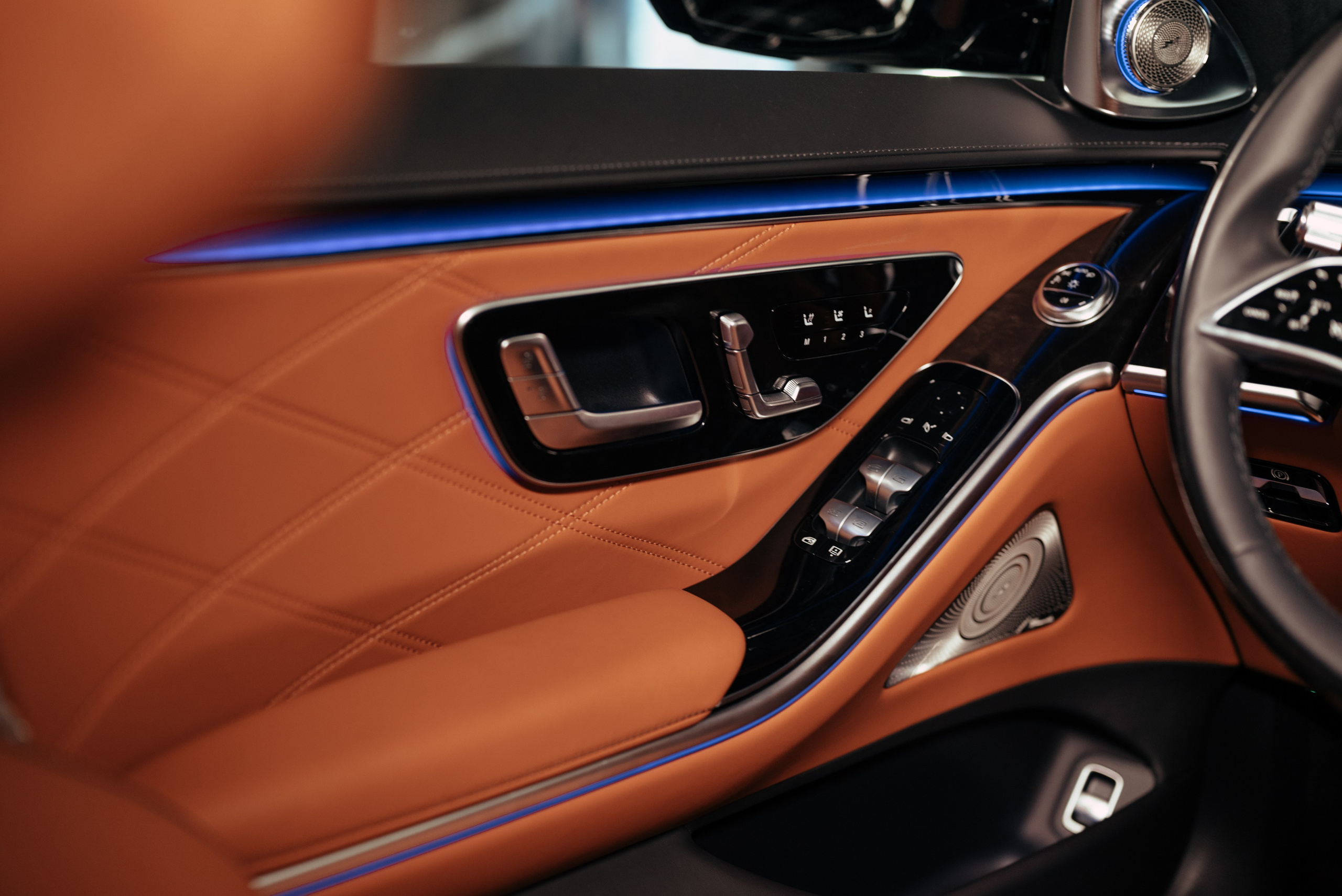 Mercedes Maybach v12 Black. DeLorein