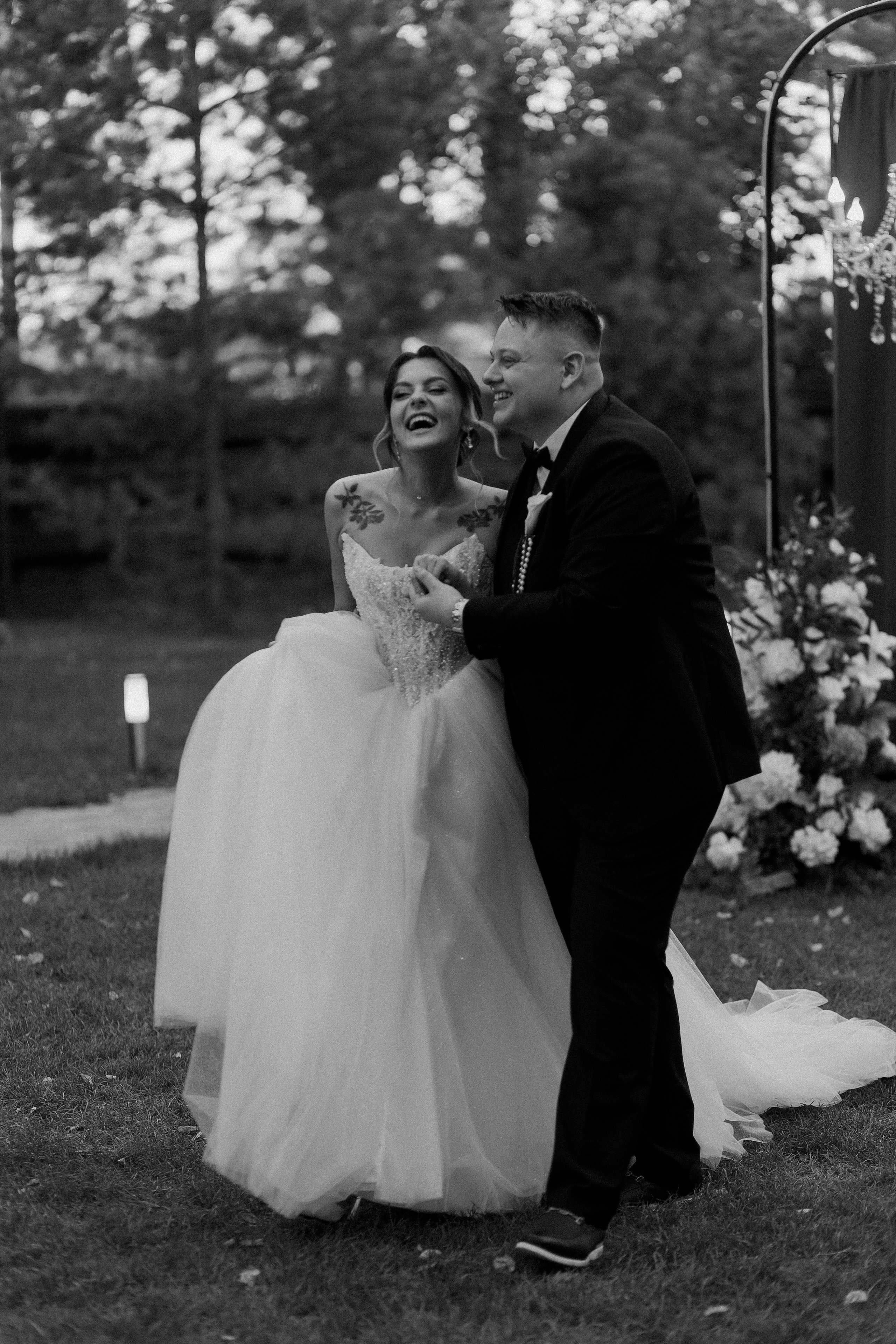 Свадебная история. Лесной Виладж. Свадебный и семейный фотограф Рассказова Виктория