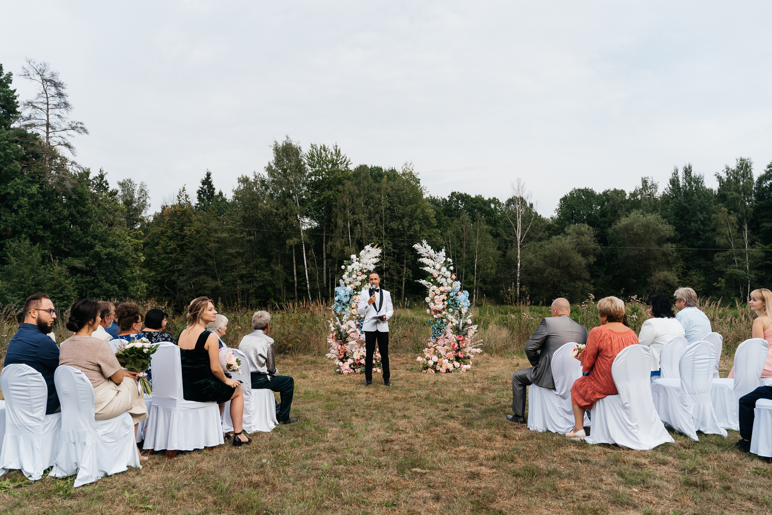 Ведущий на выездную церемонию. Свадебный ведущий Виталий Бабаев