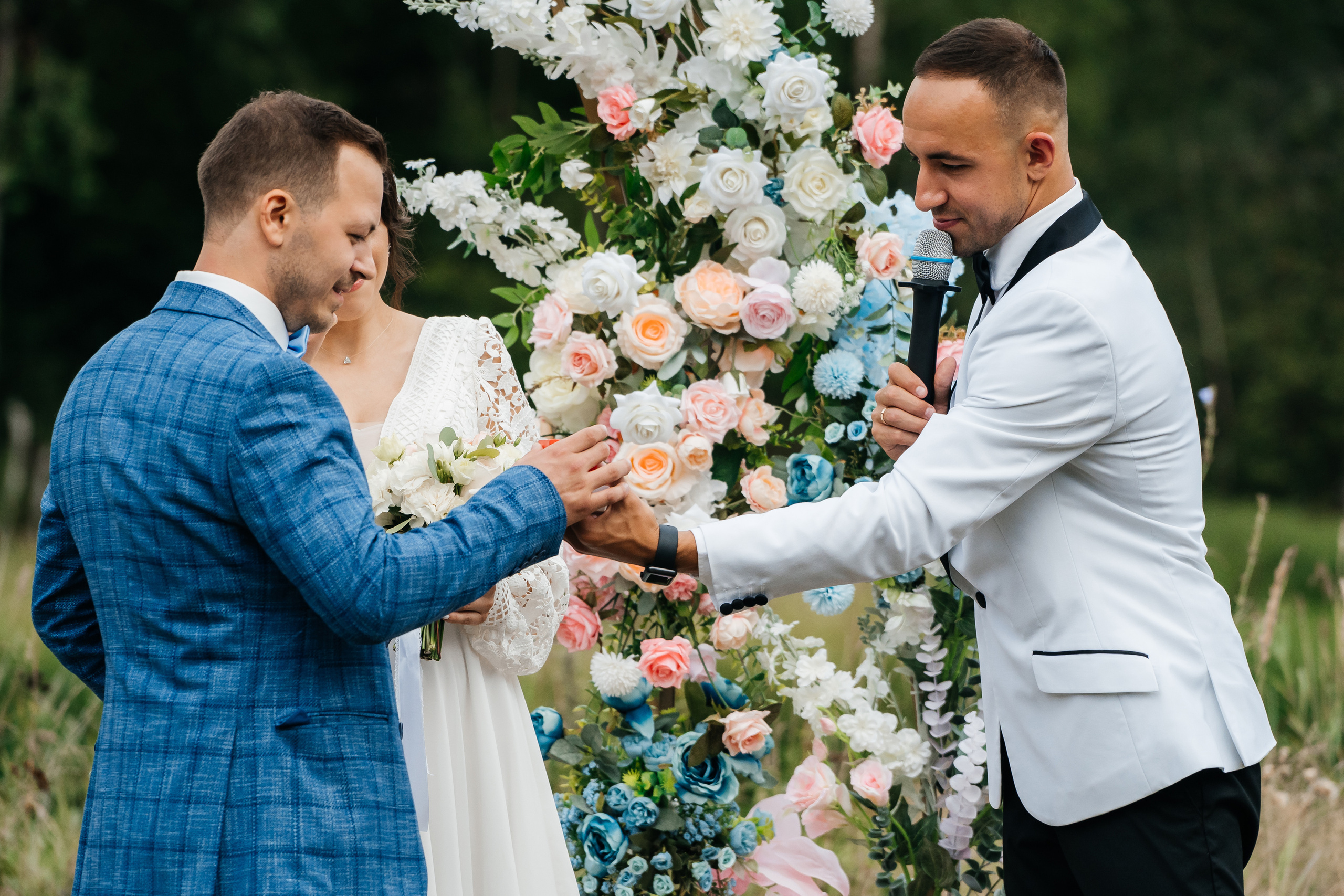 Ведущий на выездную церемонию. Свадебный ведущий Виталий Бабаев
