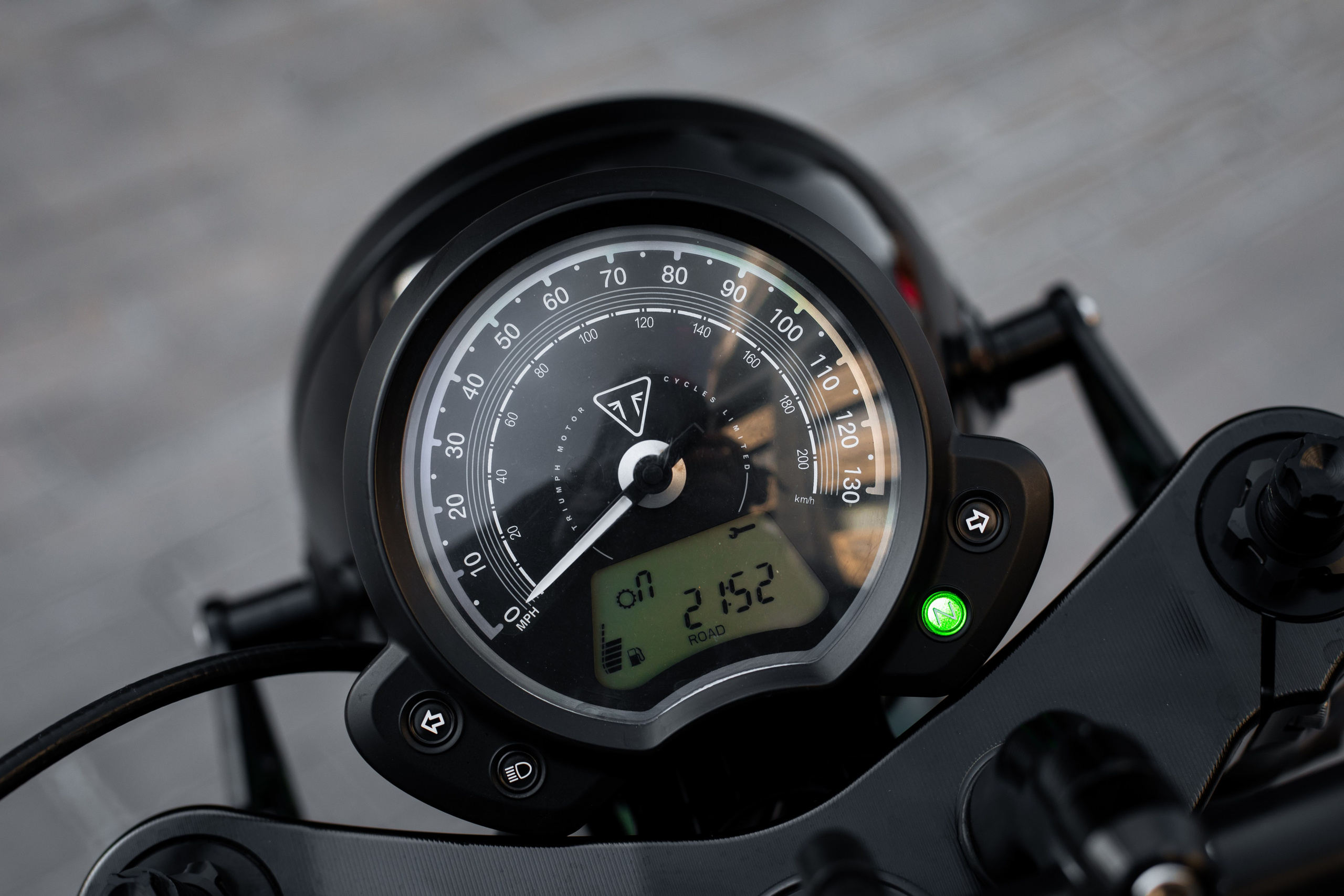 Triumph. Автомобильный фотограф в Москве Андрей Емельянов