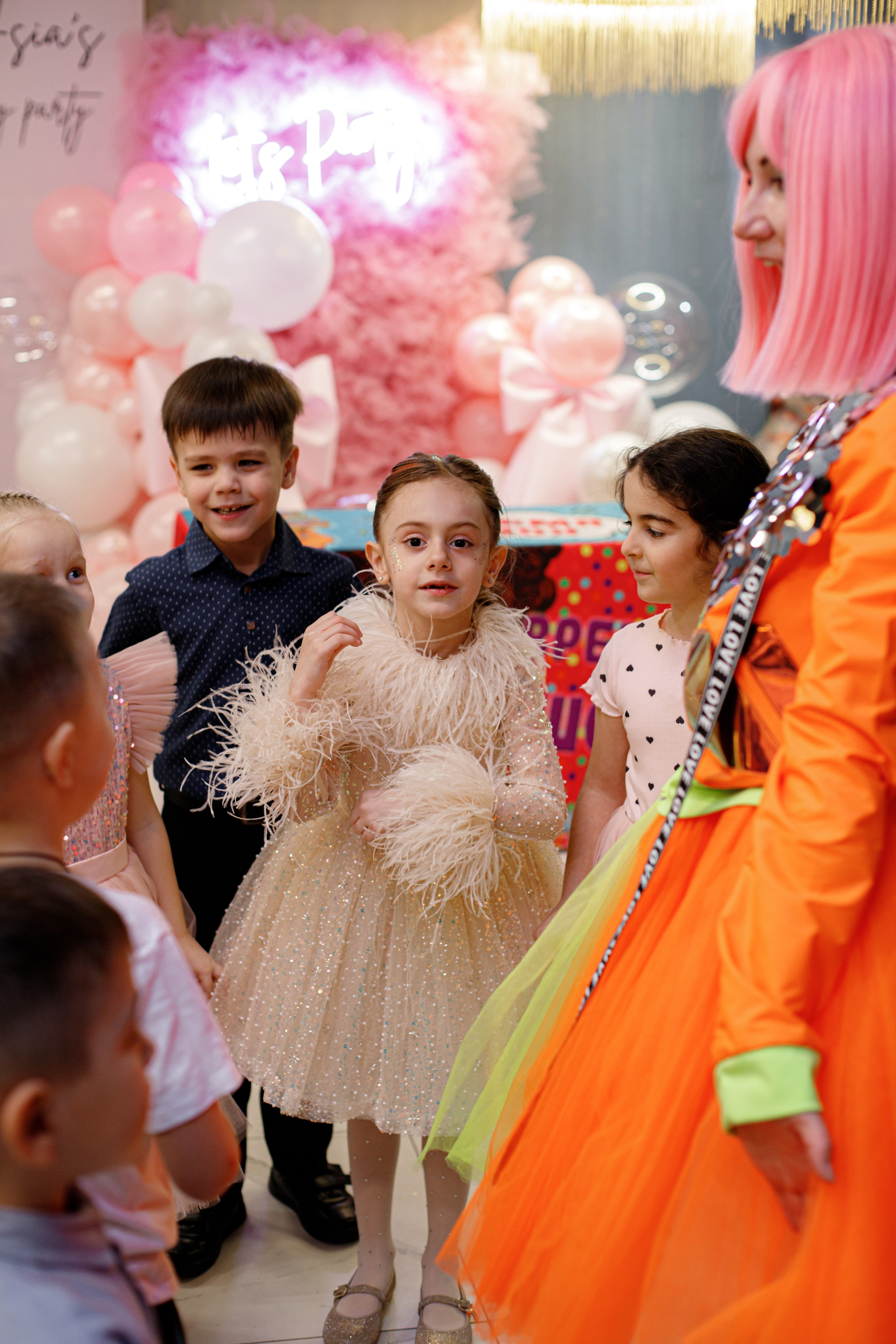 ASIA'S BIRTHDAY PARTY. Photokarish