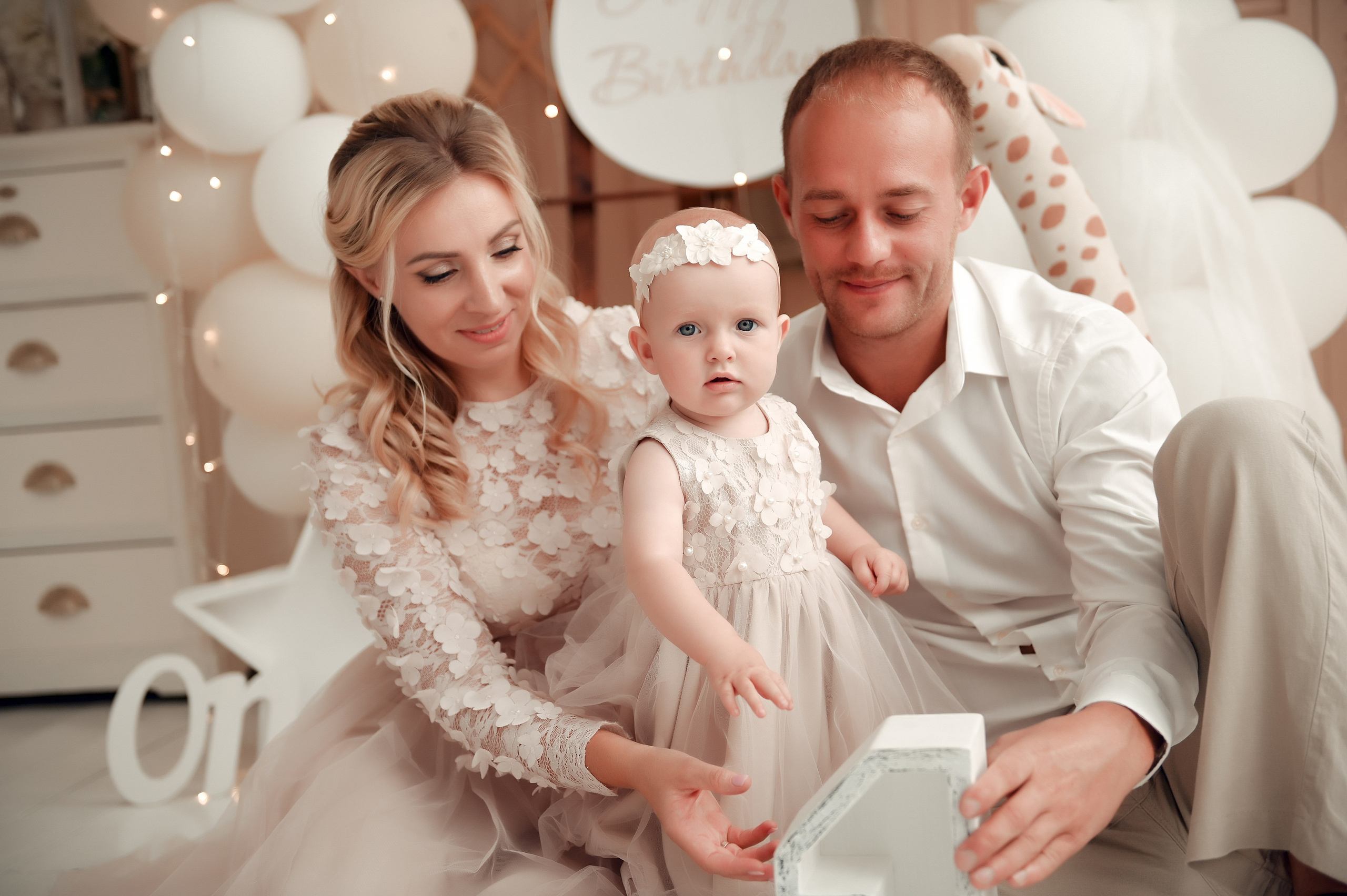 Студийные семейные, детские, индивидуальные фотосессии. Свадебный, семейный, детский, контент фотограф в Омске Максим Ильин