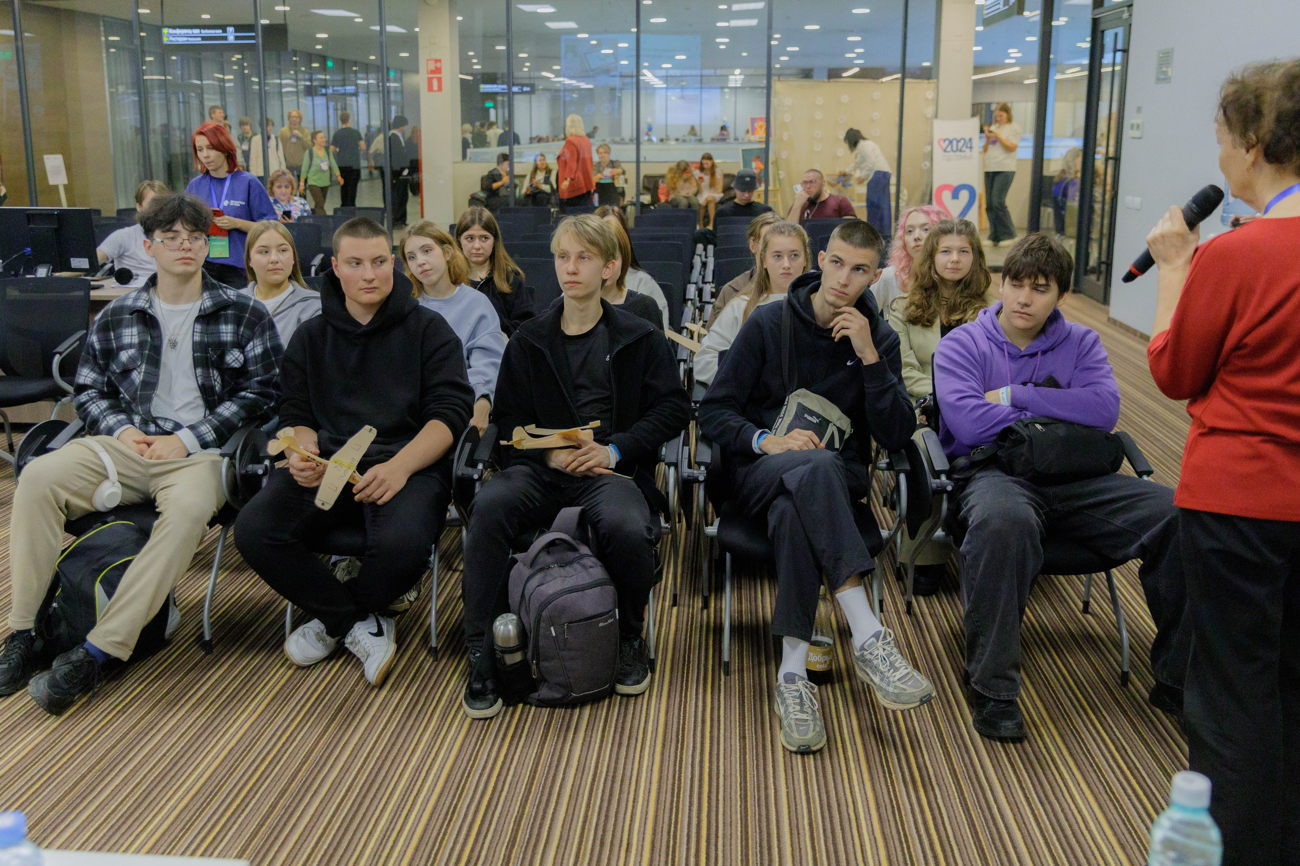 Семинары в рамках фестиваля беспилотных летательный аппаратов. Экспоцентр. Репортажный фотограф в Новосибирске Алена Помазунова