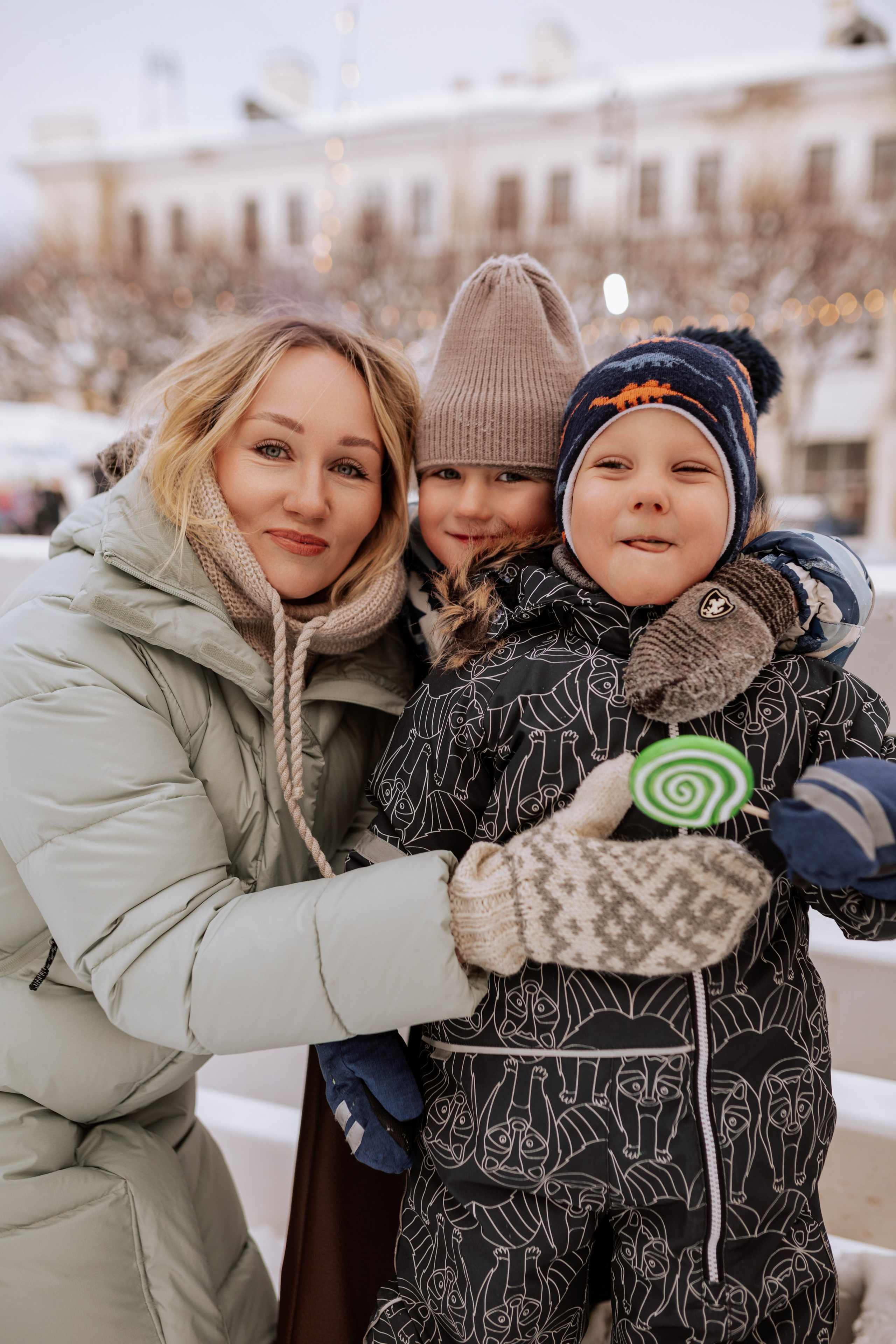 Семейная, Манежная площадь