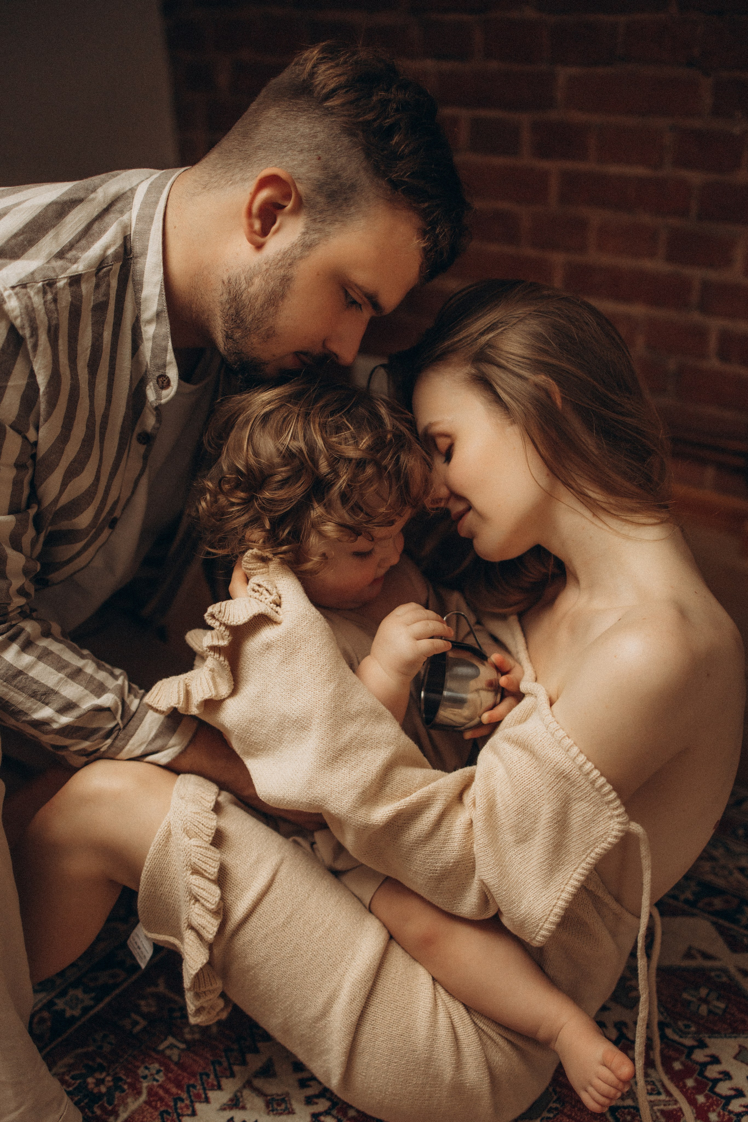 Алена, Вова, Святик. Фотокарточки о вас и о большой любви!