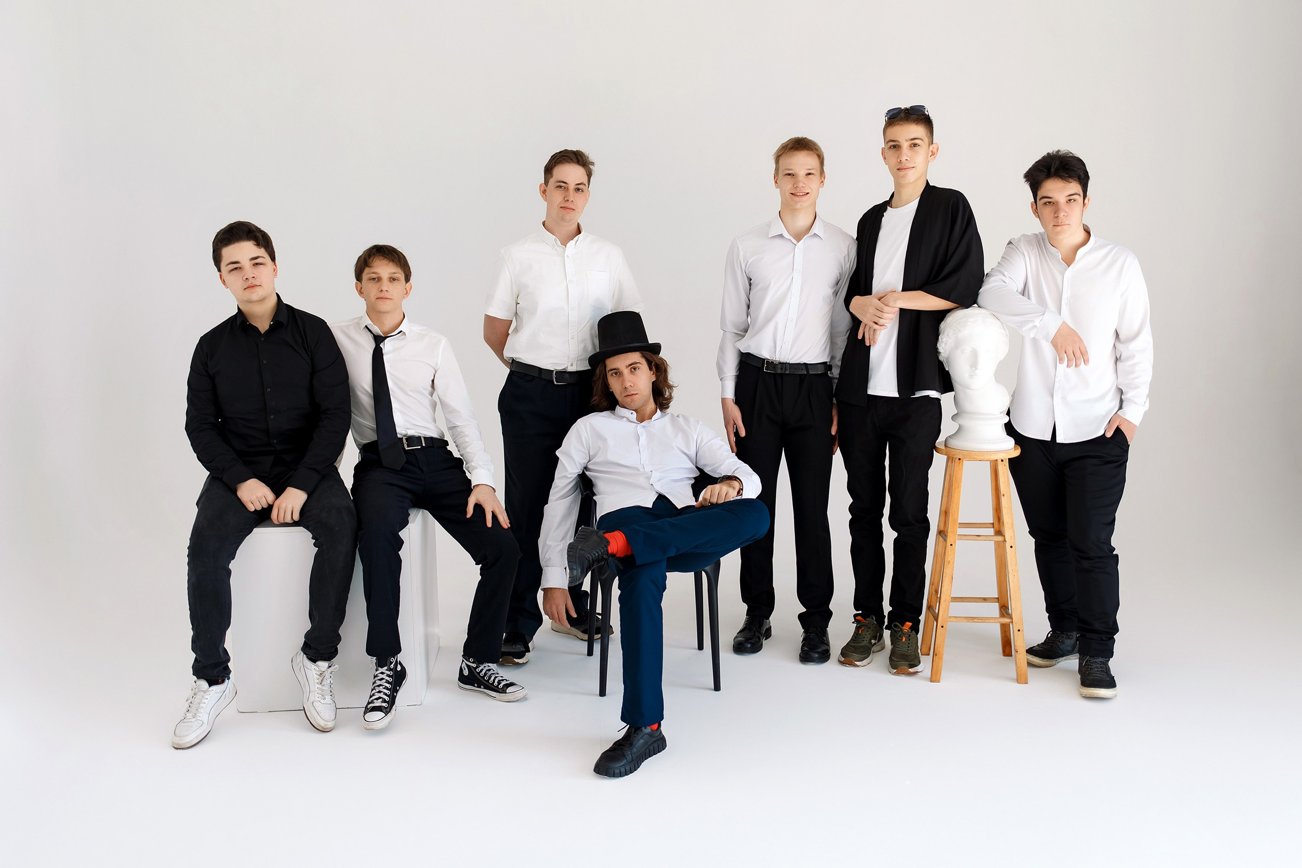 11 класс съемка на циклораме. Фотограф Любовь Корниенко, Примоский край