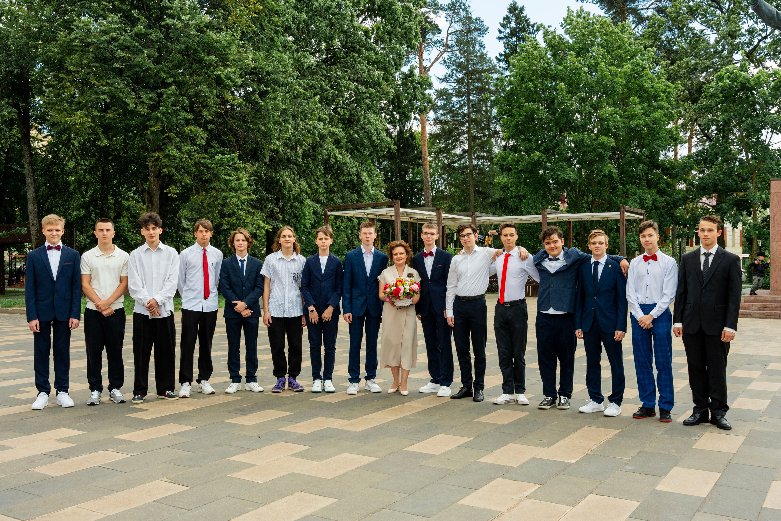 Выдача аттестатов 9 классы. Фотограф Юлия Попова