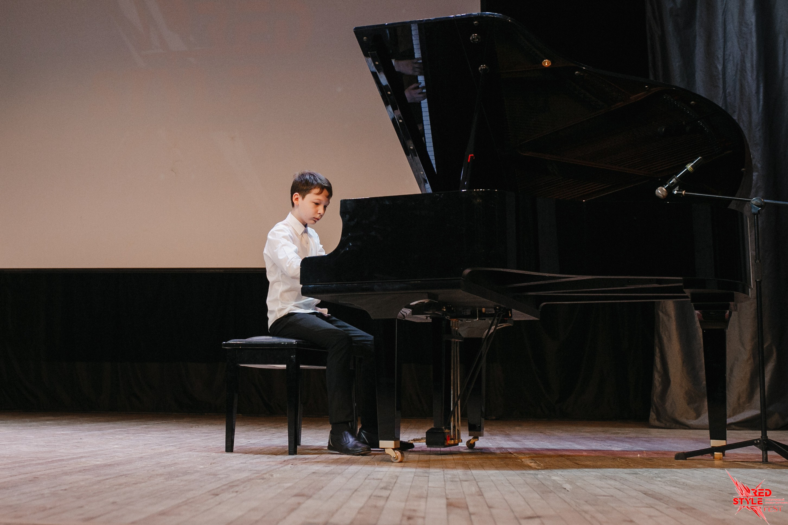 Концерты new line dance-magic universe-red. Фотограф в Новосибирске Ася Зверева