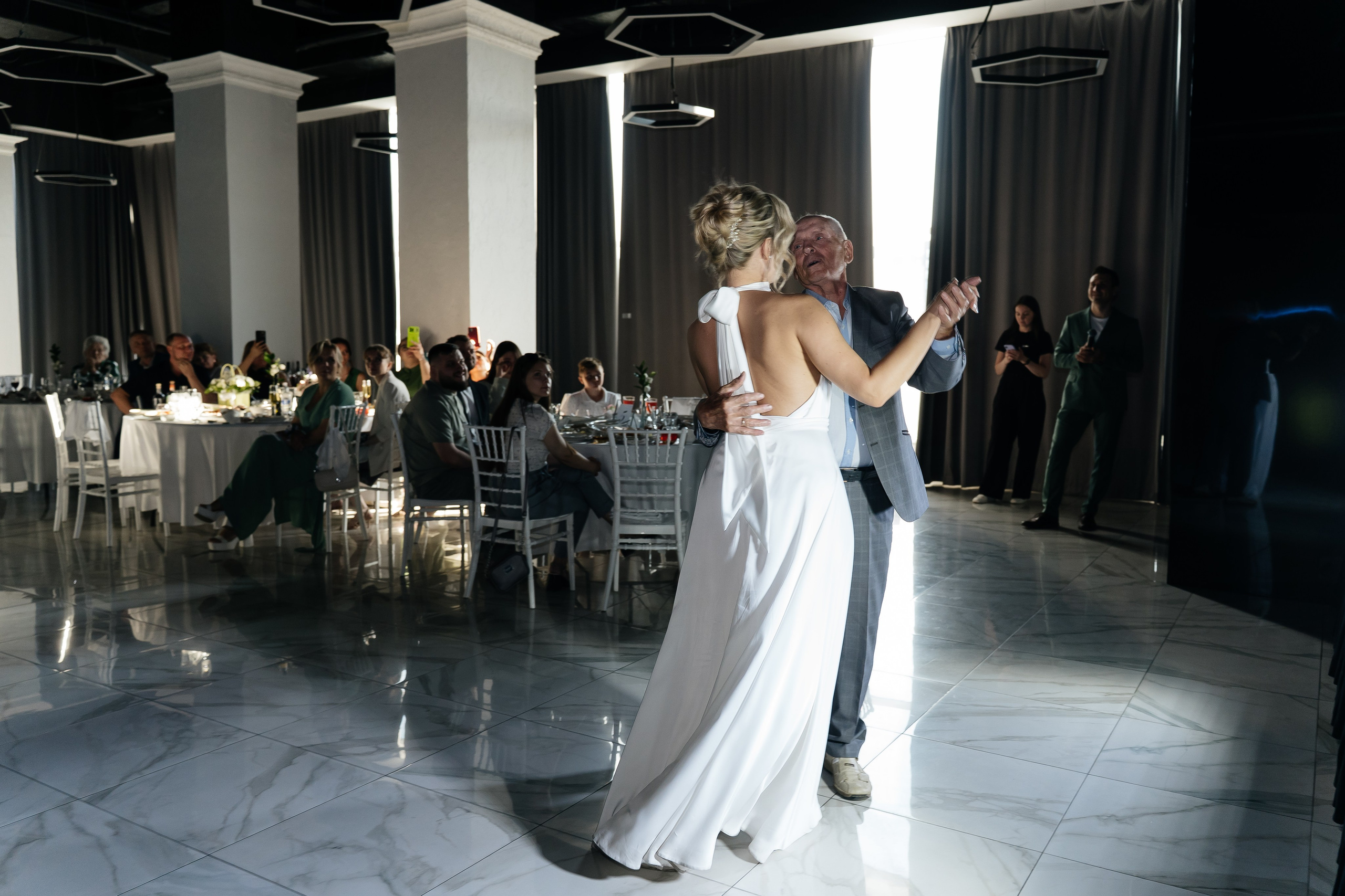 В отели. Для тех, кто не ждёт удачи, а создаёт её. Каждая фотосессия — это твой момент, твой стиль, твой успех. 📸