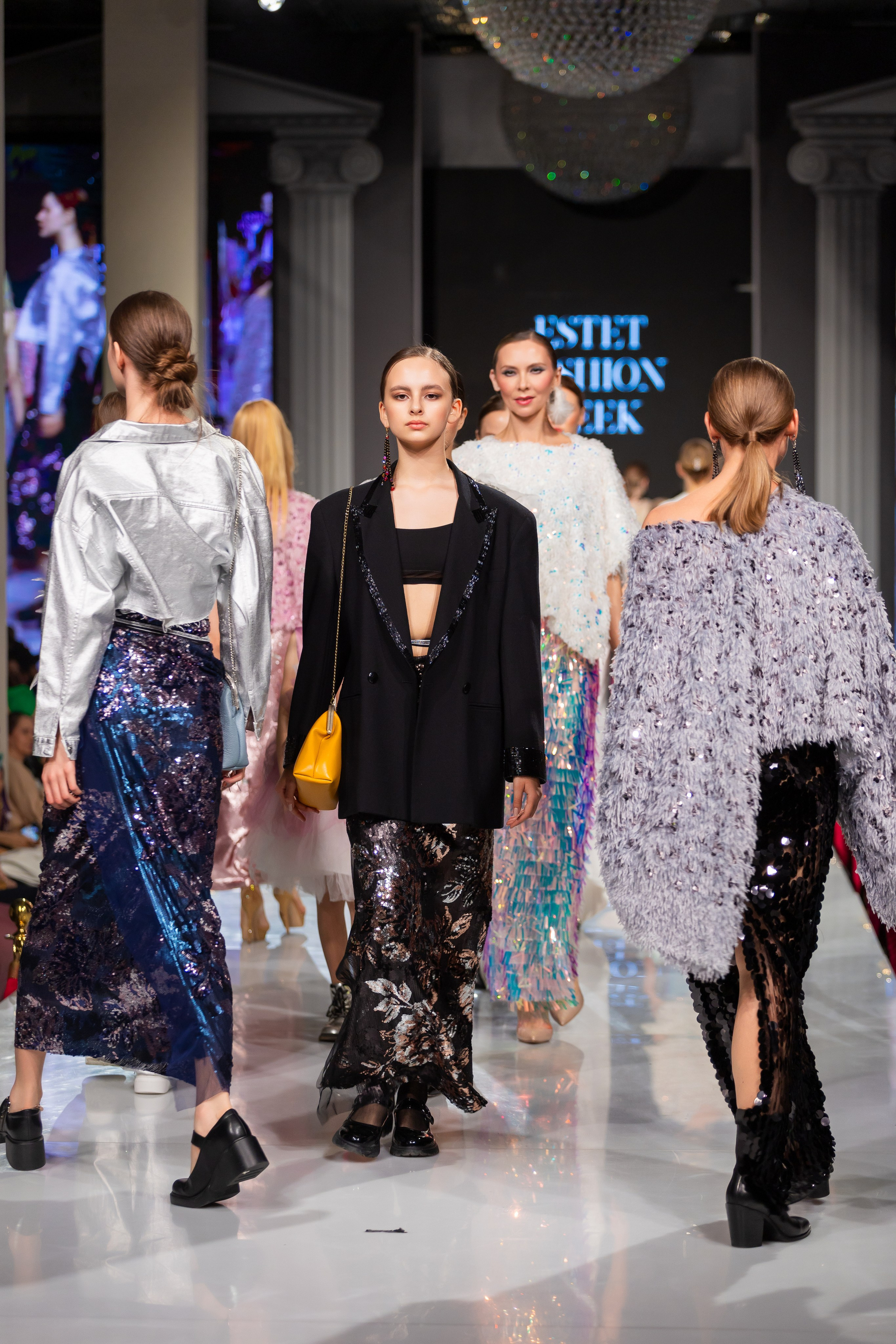 Estet Fashion Week. Photomantis