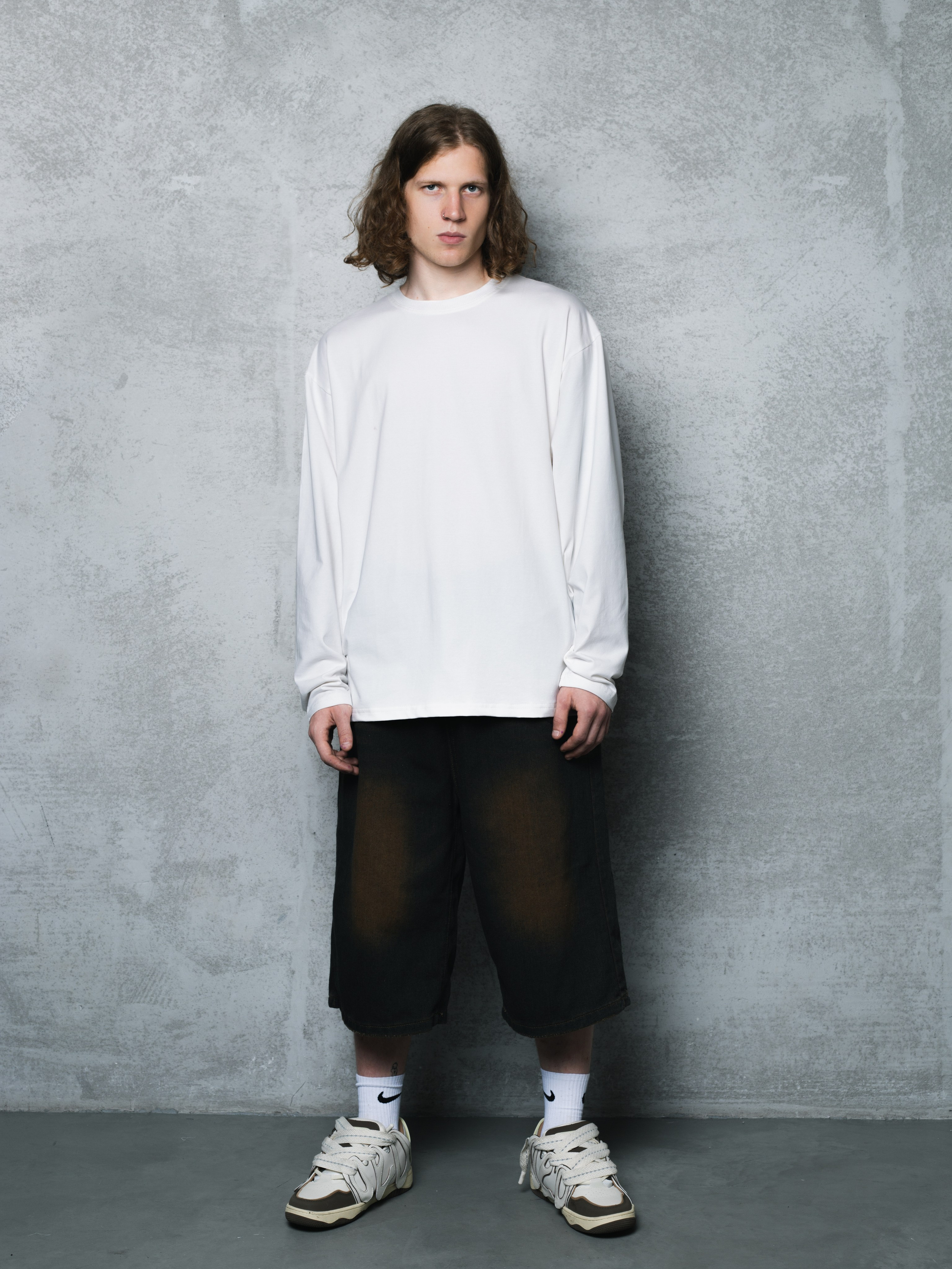 КАТАЛОГ | серый фон. RUNA production — стильные съемки для брендов