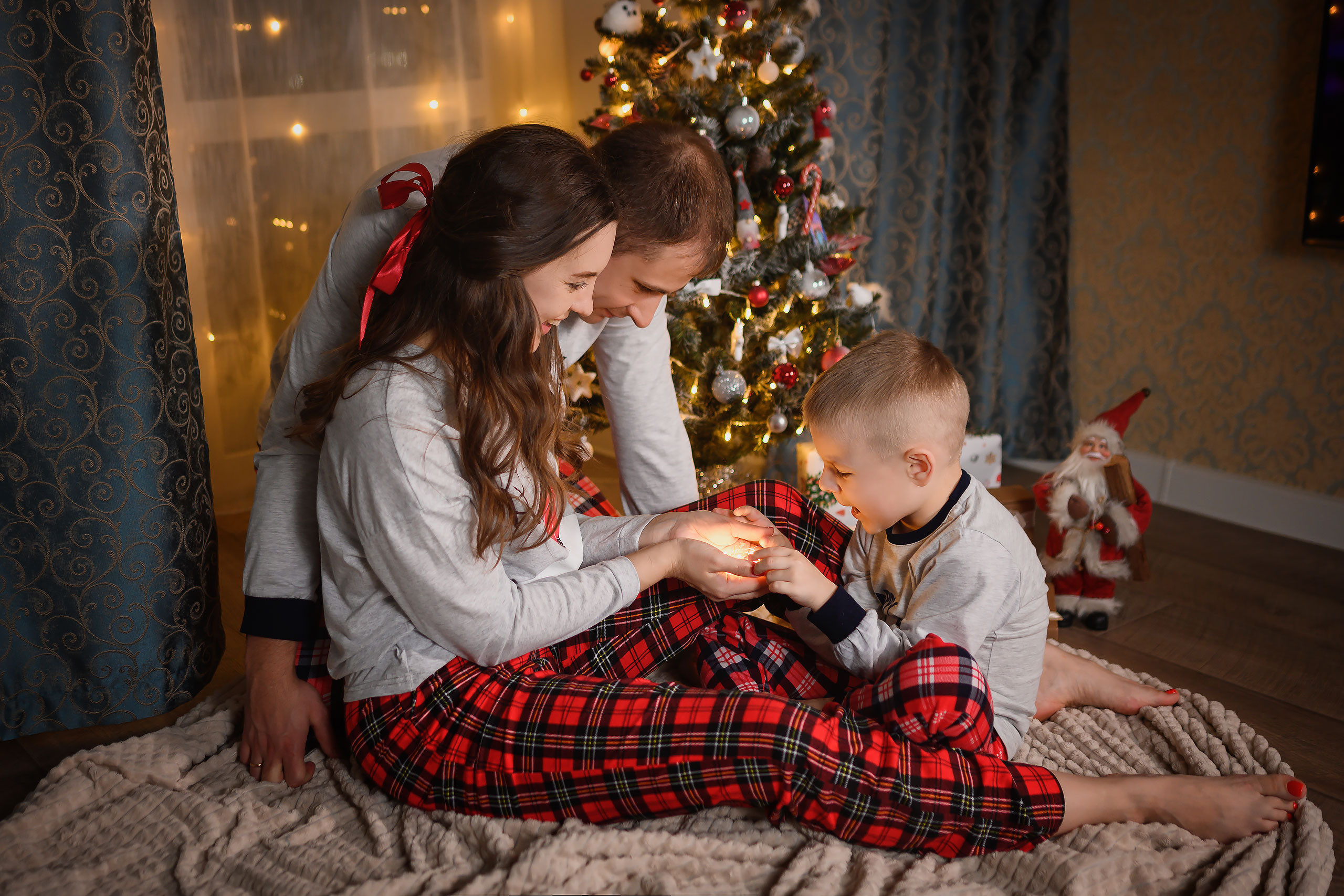 Семейная фотосессия в Красноярске. Студийная, прогулочная, домашняя. Профессиональный фотограф в г. Красноярске Татьяна Арлакова