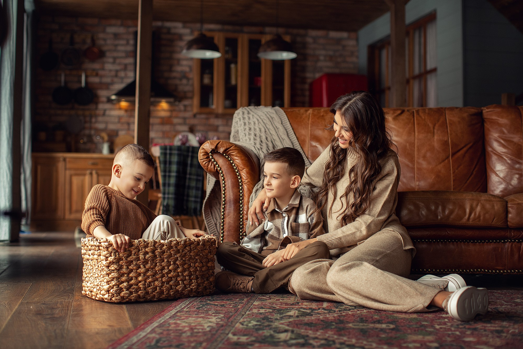 Студийная съемка мамы с сыновьями. Tatyana Nadezhdina Family photographer