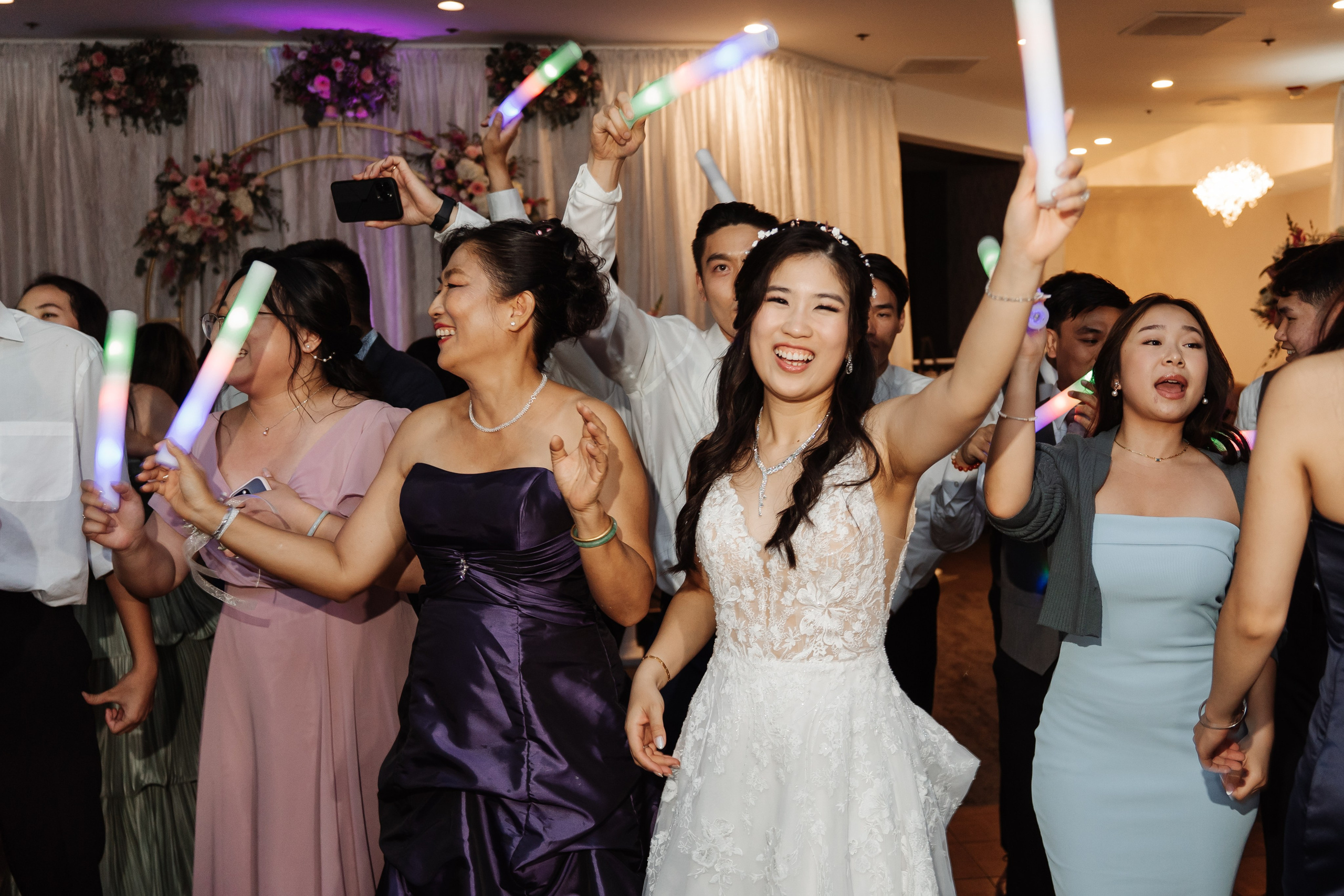 2025-08-16_AndreaChristopher. Ретушер Зенькевич Света