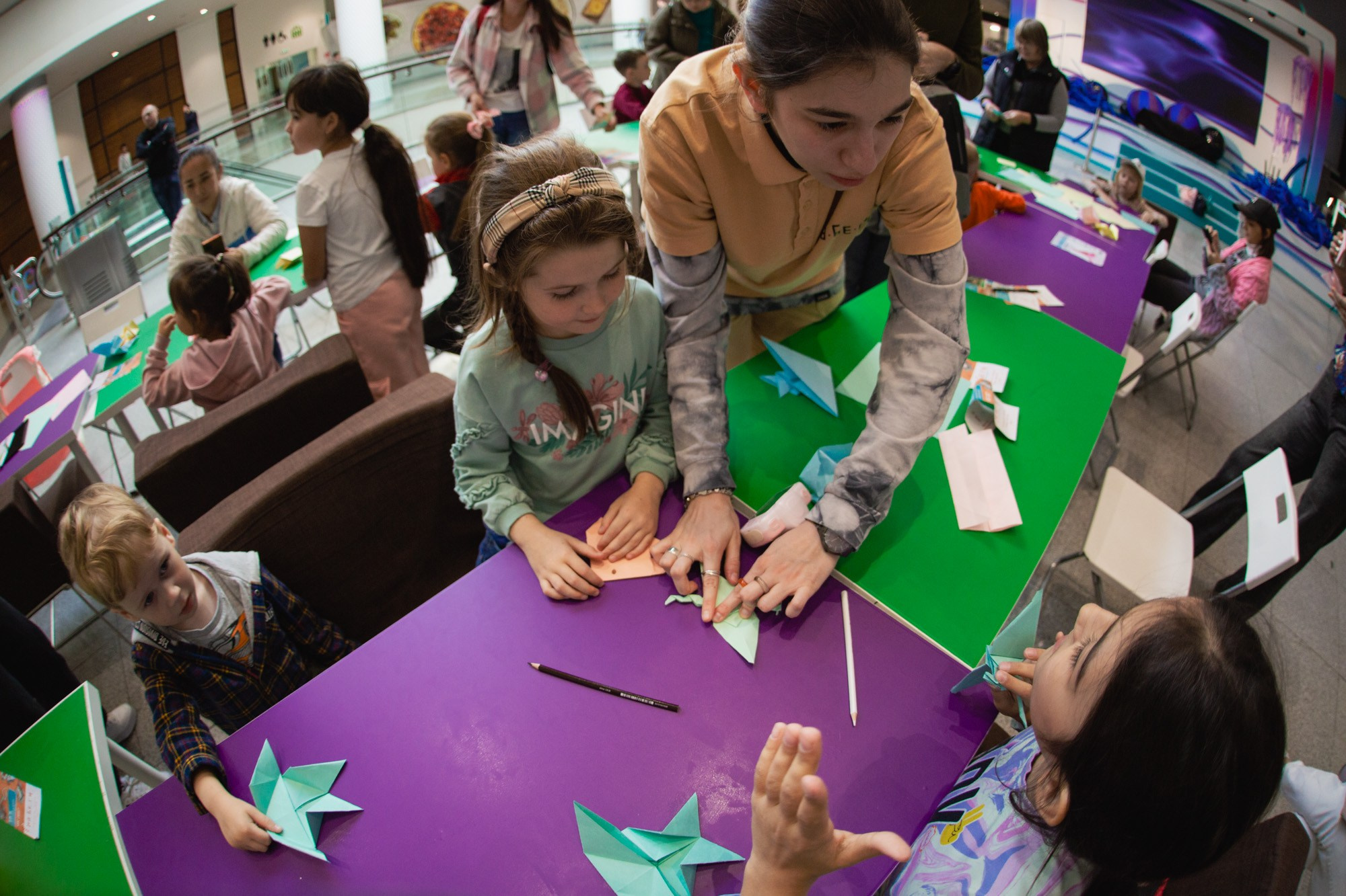 Сказка в ТЦ Океания. Репортажный и концертный фотограф в Москве Анастасия Осень