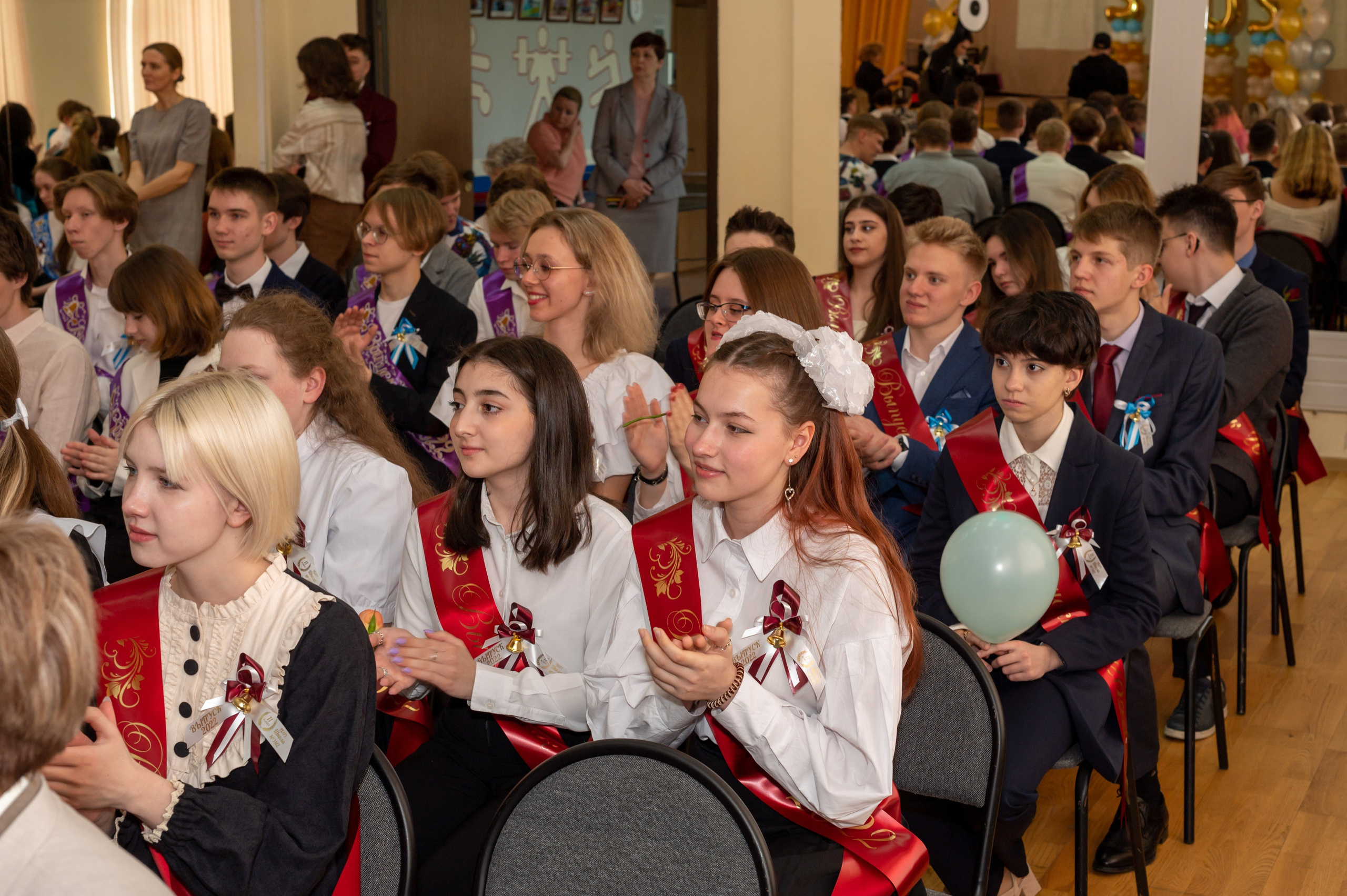 Последний звонок Школа 1412. Детский и семейный фотограф г. Москва Оксана Катаджи