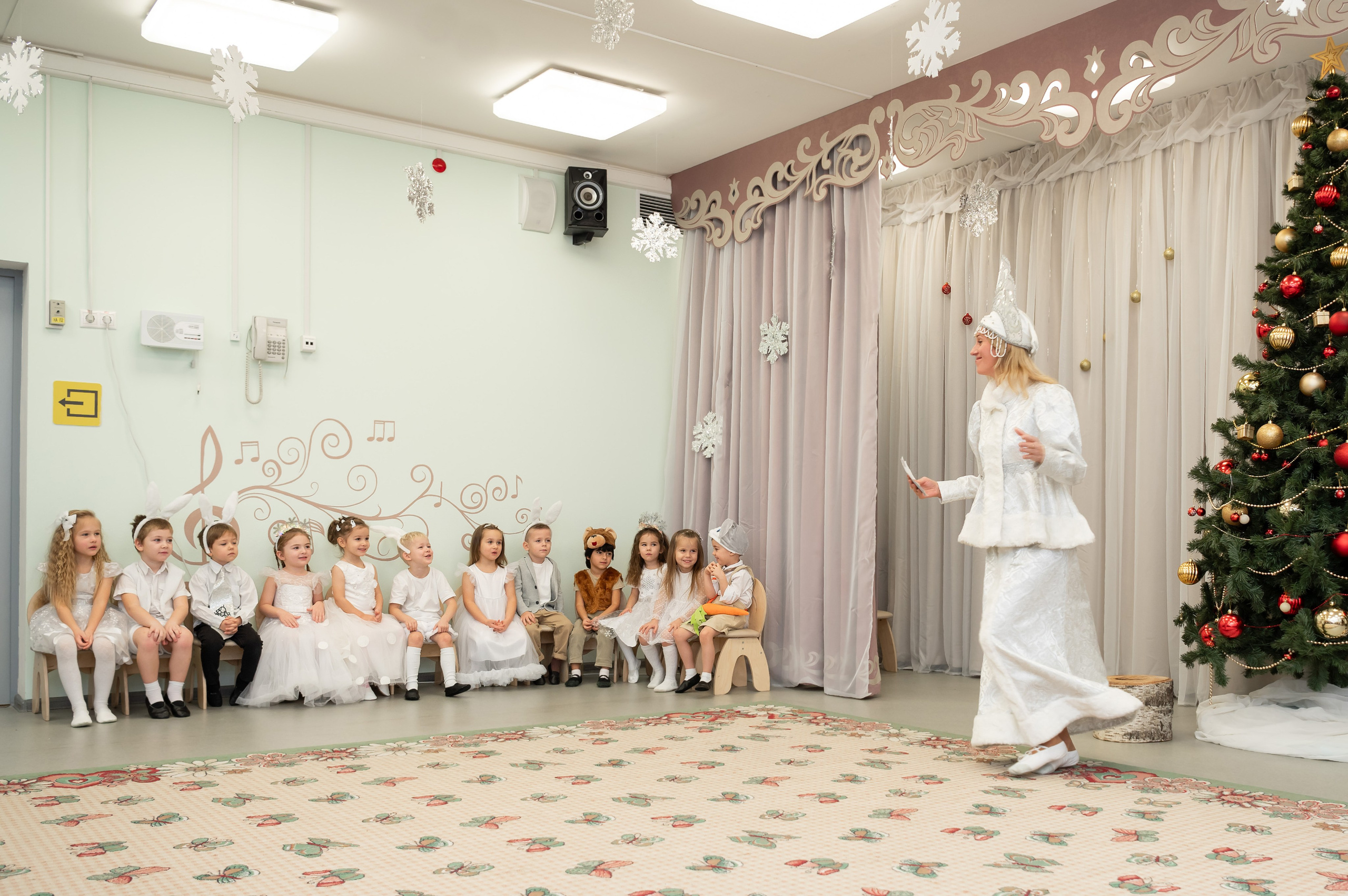 Новогодний утренник в детском саду. Детский и семейный фотограф г. Москва Оксана Катаджи